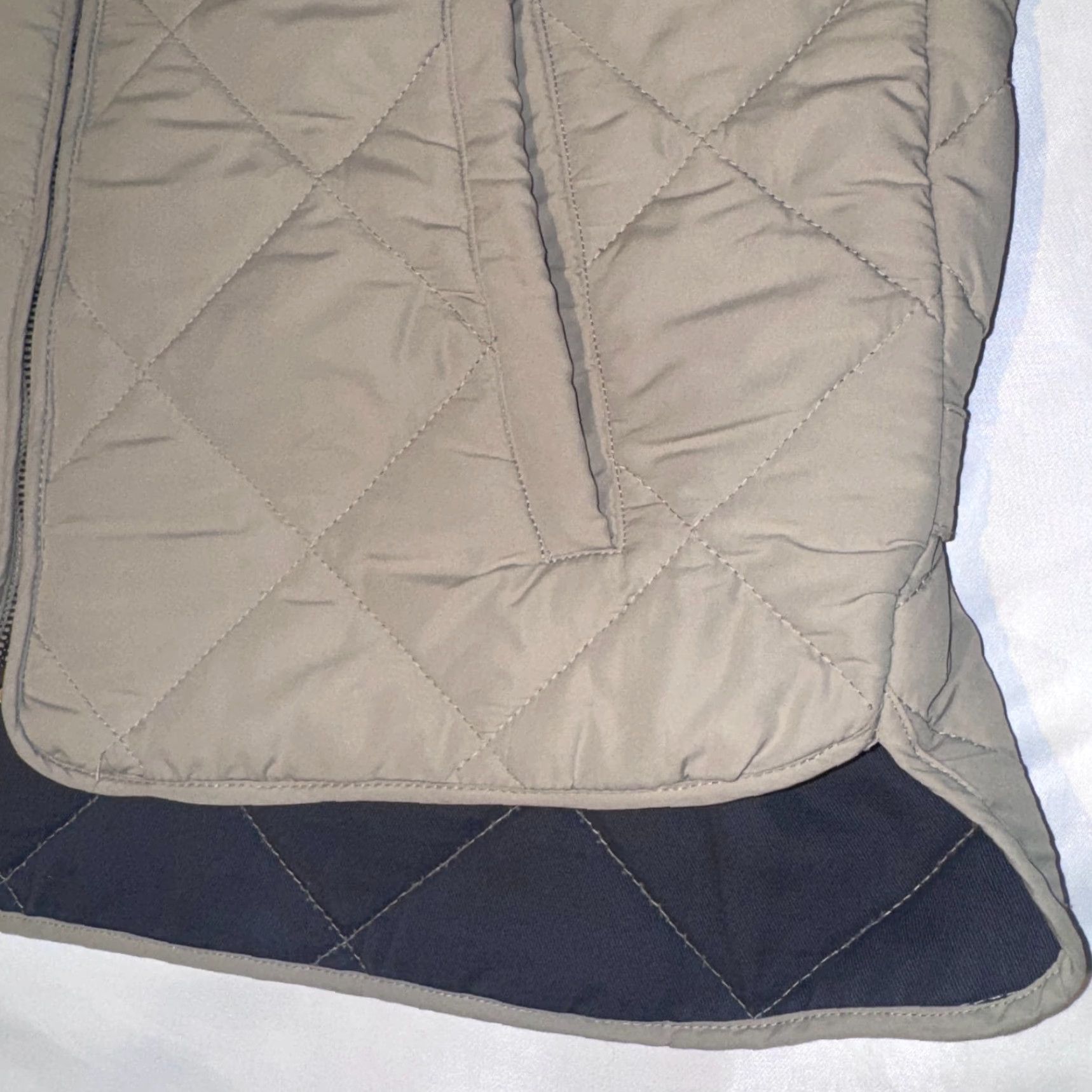 Vintage Crown & Ivy Quilted Full Zip Vest Mens M Beige/Gray Golf Sport Hiking Size US M / EU 48-50 / 2 - 4 Thumbnail