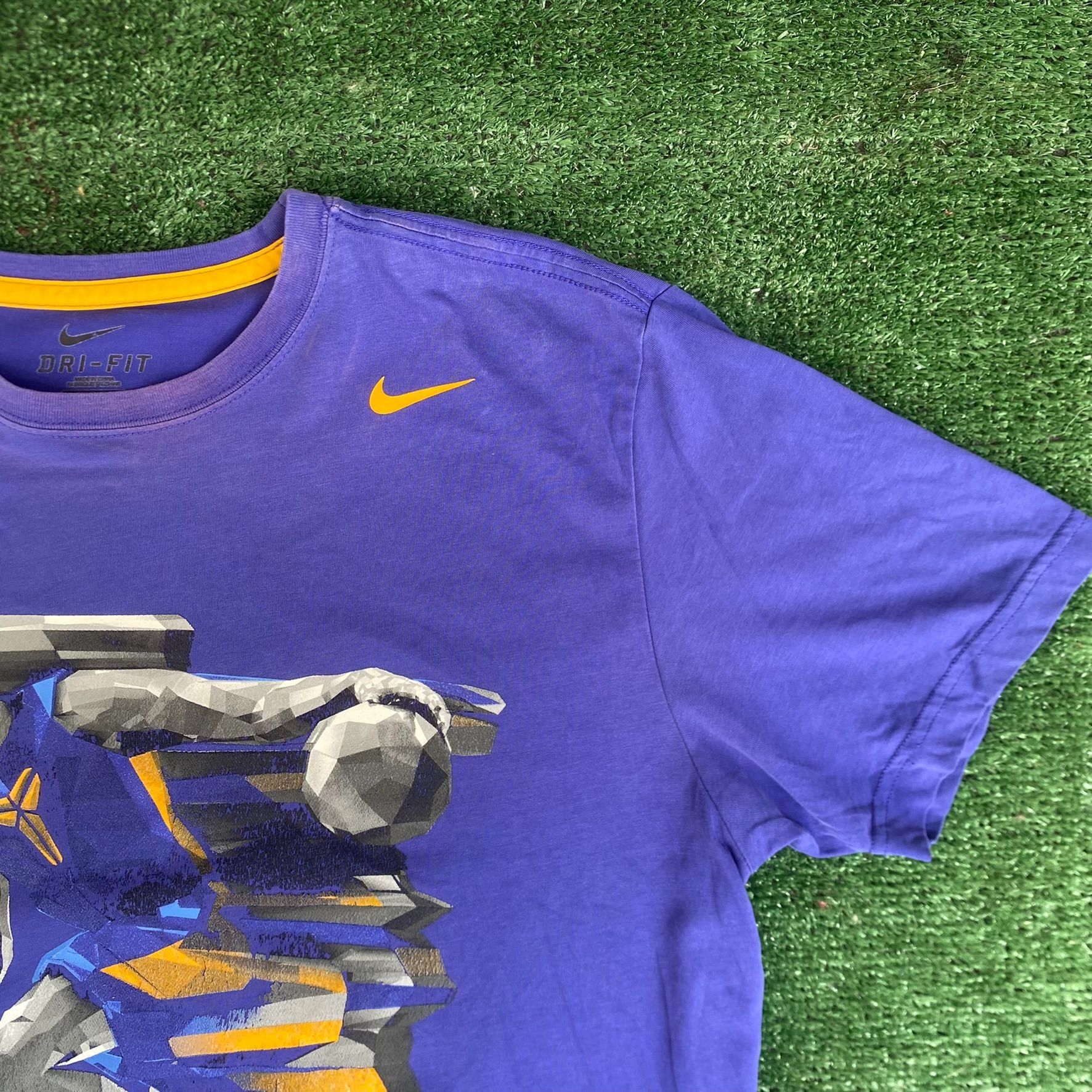 Nike Vintage Y2K Kobe Bryant Shirt Nike Mamba Swoosh Purple Tee Size US L / EU 52-54 / 3 - 2 Thumbnail