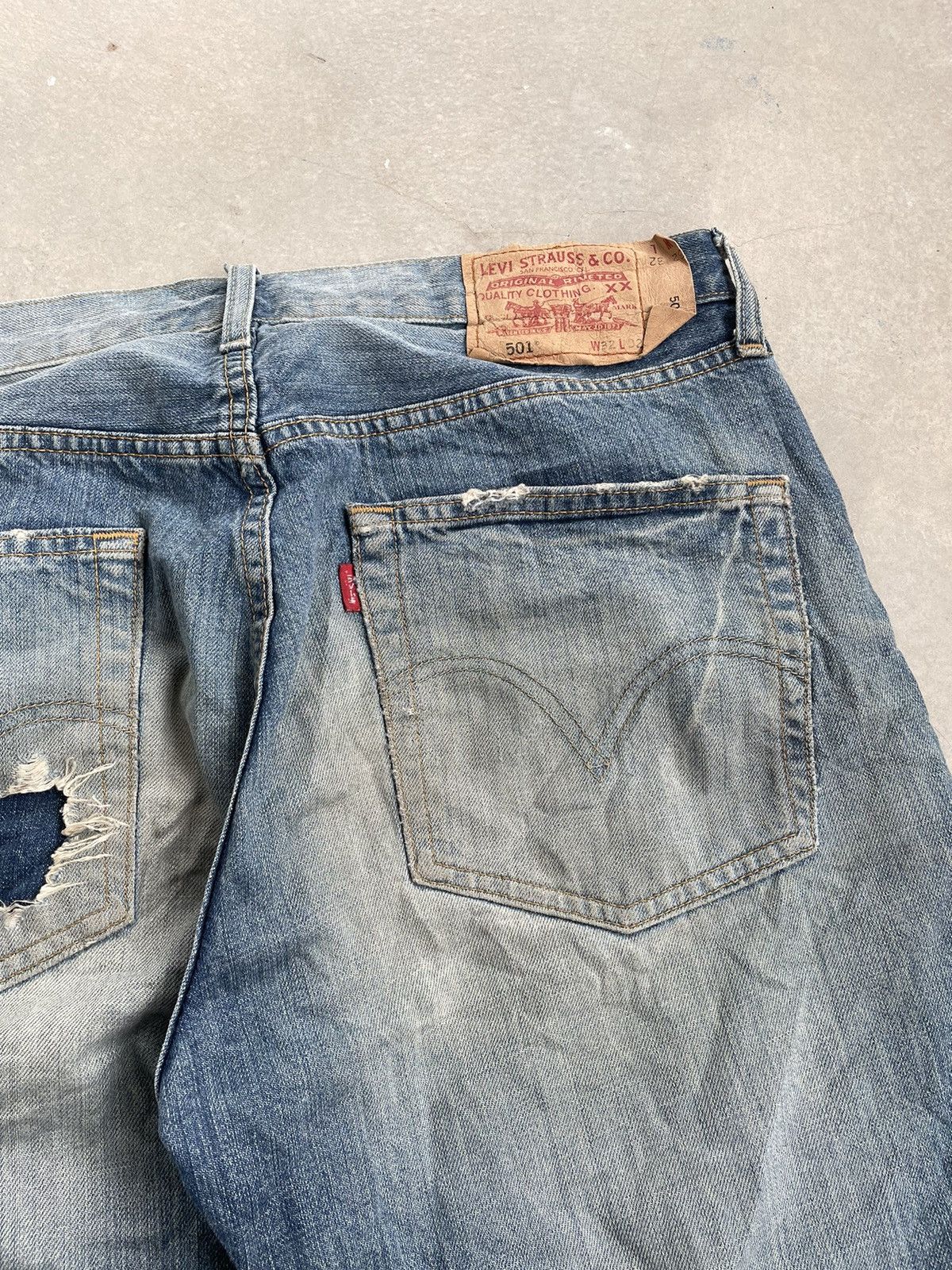 Levi's × Vintage LEVIS 501 VINTAGE JAPAN WELL WORN DENIM PANT Size US 32 / EU 48 - 15 Thumbnail