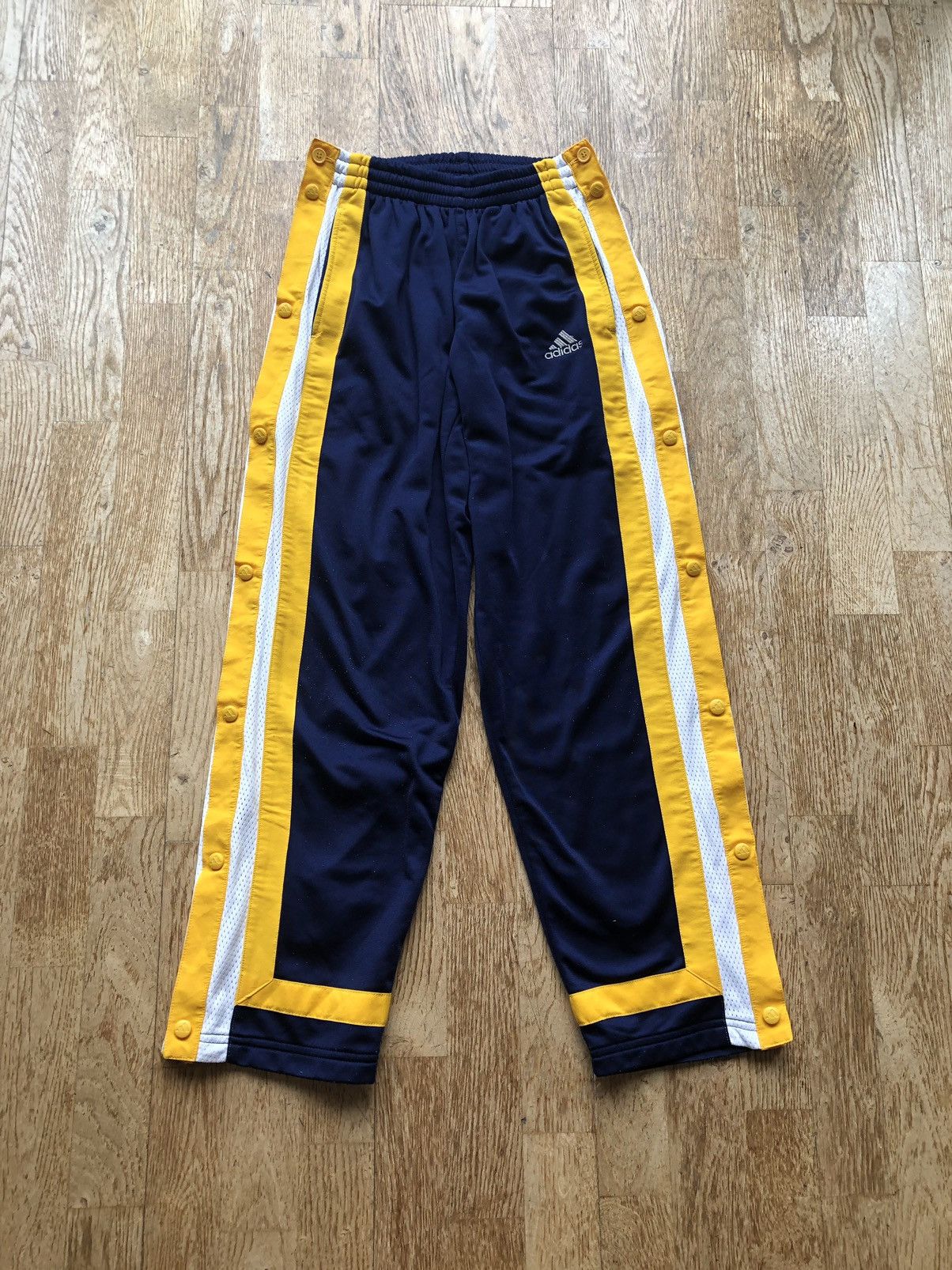 Adidas VINTAGE ADIDAS BASKETBALL BUTTON UP JOGERS SWEATPANTS Size US 29 - 1 Thumbnail