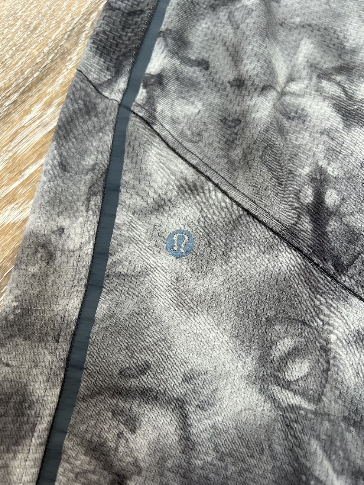 Lululemon Lululemon textured tech pants Size US 35 - 6 Thumbnail
