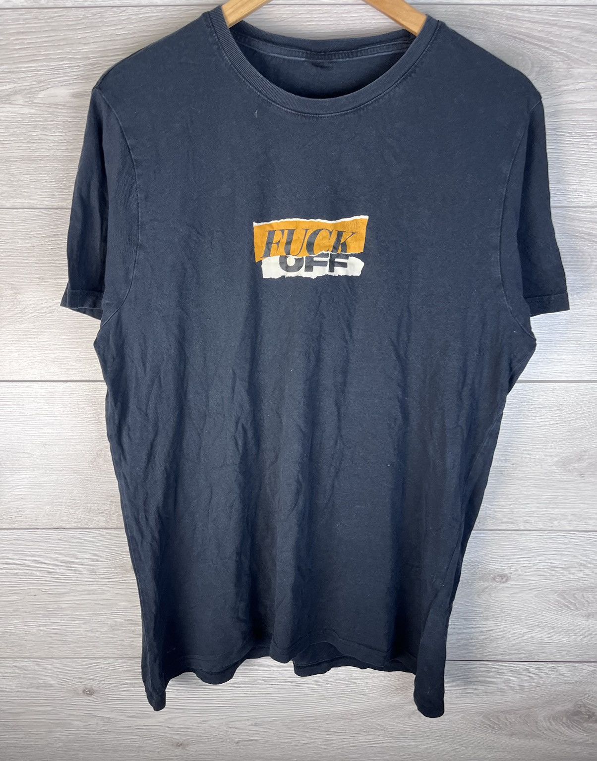 Fruit Of The Loom Men’s merch t-shirt « Fuck Off » size Xl vintage Size US XL / EU 56 / 4 - 5 Thumbnail