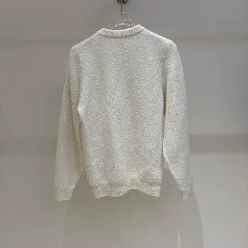 Louis Vuitton Louis Vuitton 25 New off-white embossed Logo cashmere knit Size US M / EU 48-50 / 2 - 2 Thumbnail