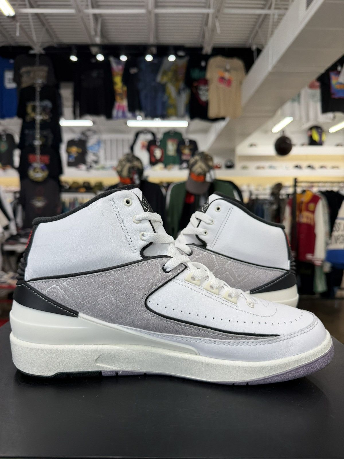 Jordan Brand Jordan 2 Python Size 9.5 (2024) Size US 9.5 / EU 42-43 - 3 Thumbnail