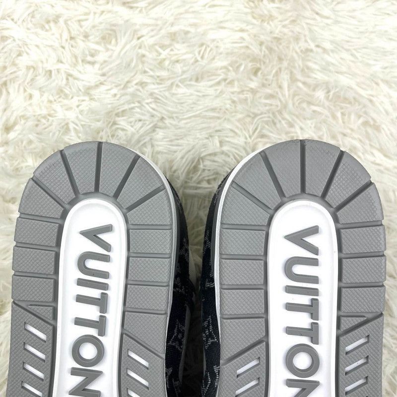 Louis Vuitton Louis Vuitton Trainer Low Top Sneakers in Gray -2508 Size US 10.5 / EU 43-44 - 9 Thumbnail