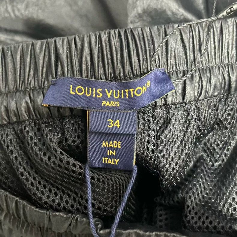 Louis Vuitton Louis Vuitton 24 new black Logo printed mid-rise strappy s Size US 34 / EU 50 - 2 Thumbnail
