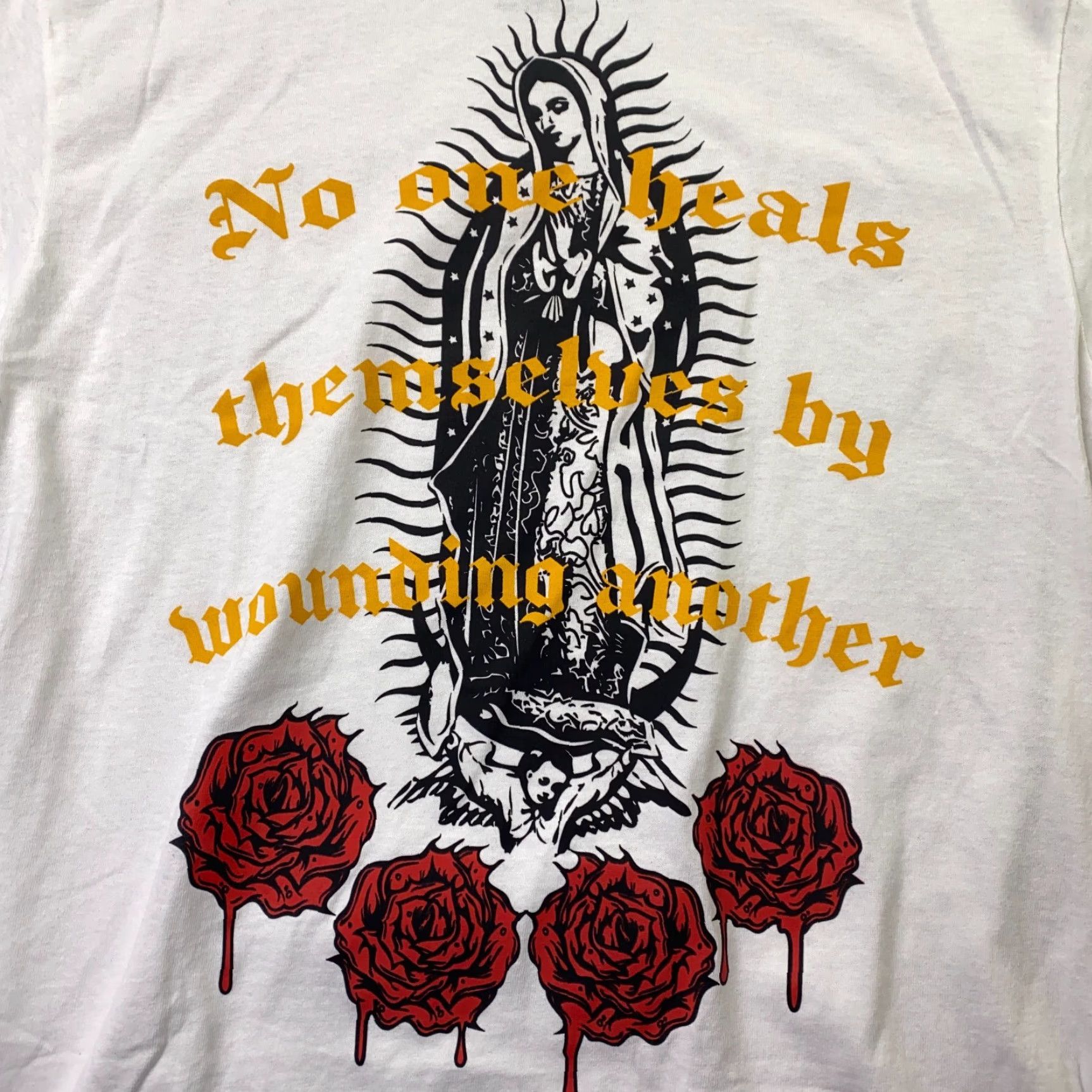 Vintage Virgin Mary Mens Shirt L White Sugar Flower T-Shirt Crew Neck Short Sleeve Classic Jersey Cotton Rose Graphic Print 90s? Size US L / EU 52-54 / 3 - 2 Thumbnail