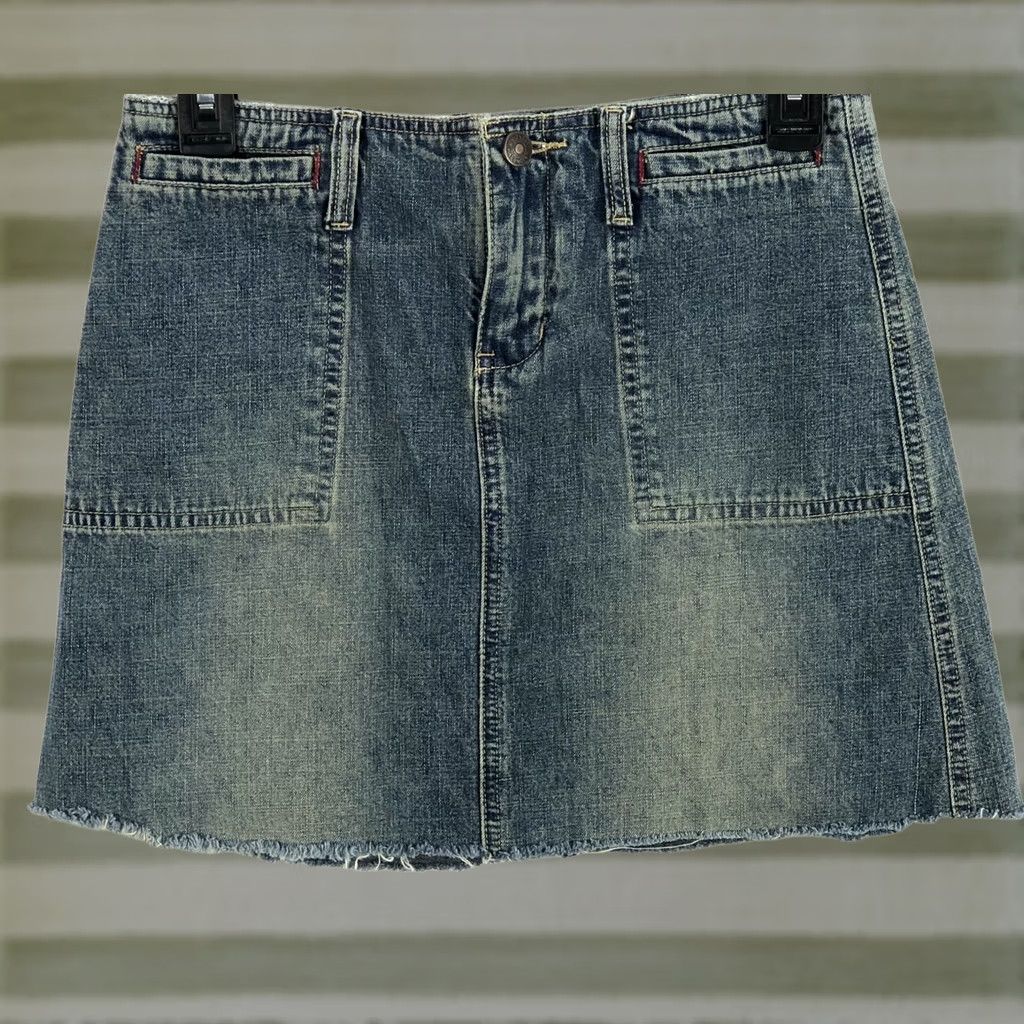 Vintage Vintage Denim Mini Skirt 1 Blue Jean Distressed Frayed Hem Pockets Grunge 90's Size 25" / US 0 / IT 36 - 1 Thumbnail