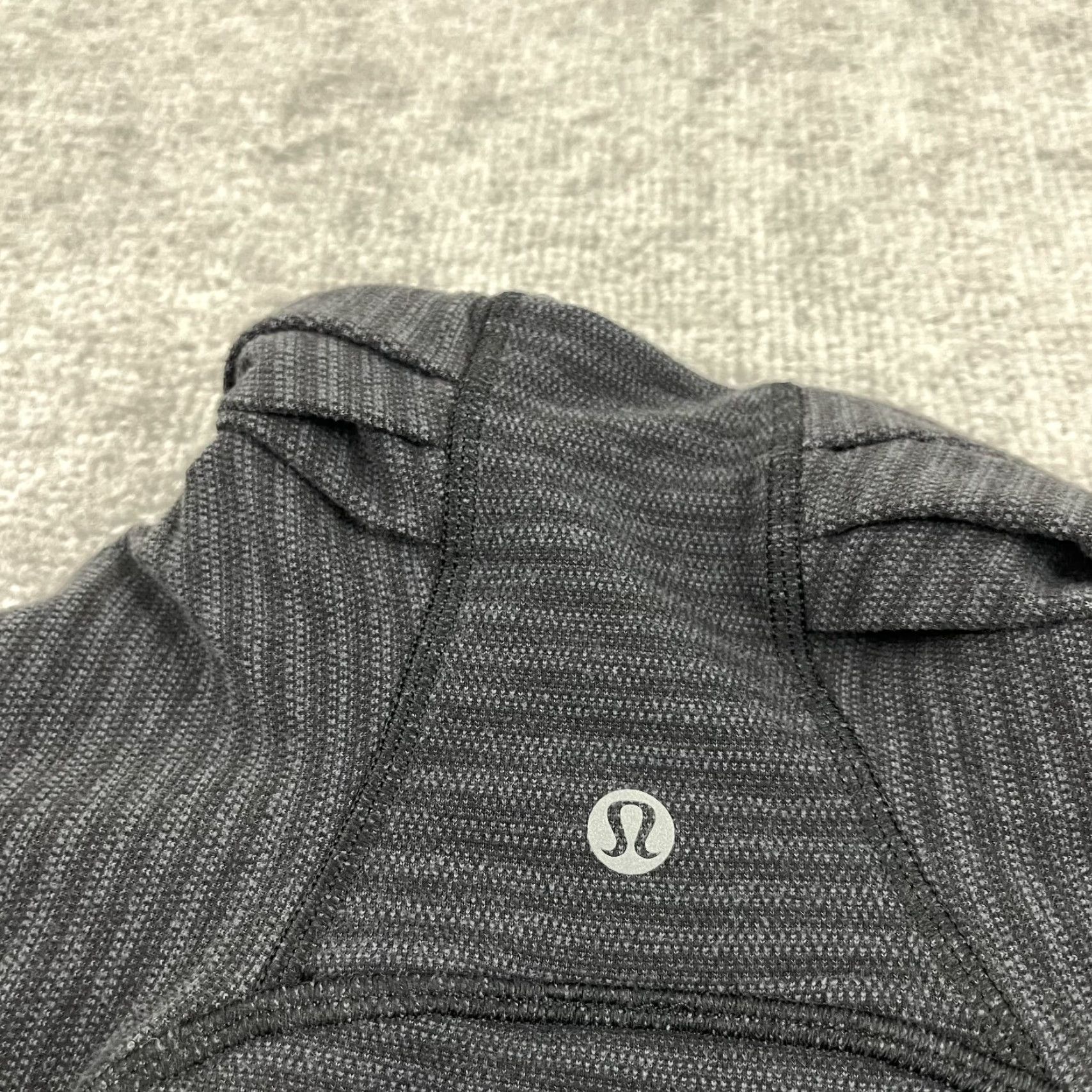 Lululemon VINTAGE? No — Omit if not vintage. (We must not add information.) Size S / US 4 / IT 40 - 3 Thumbnail
