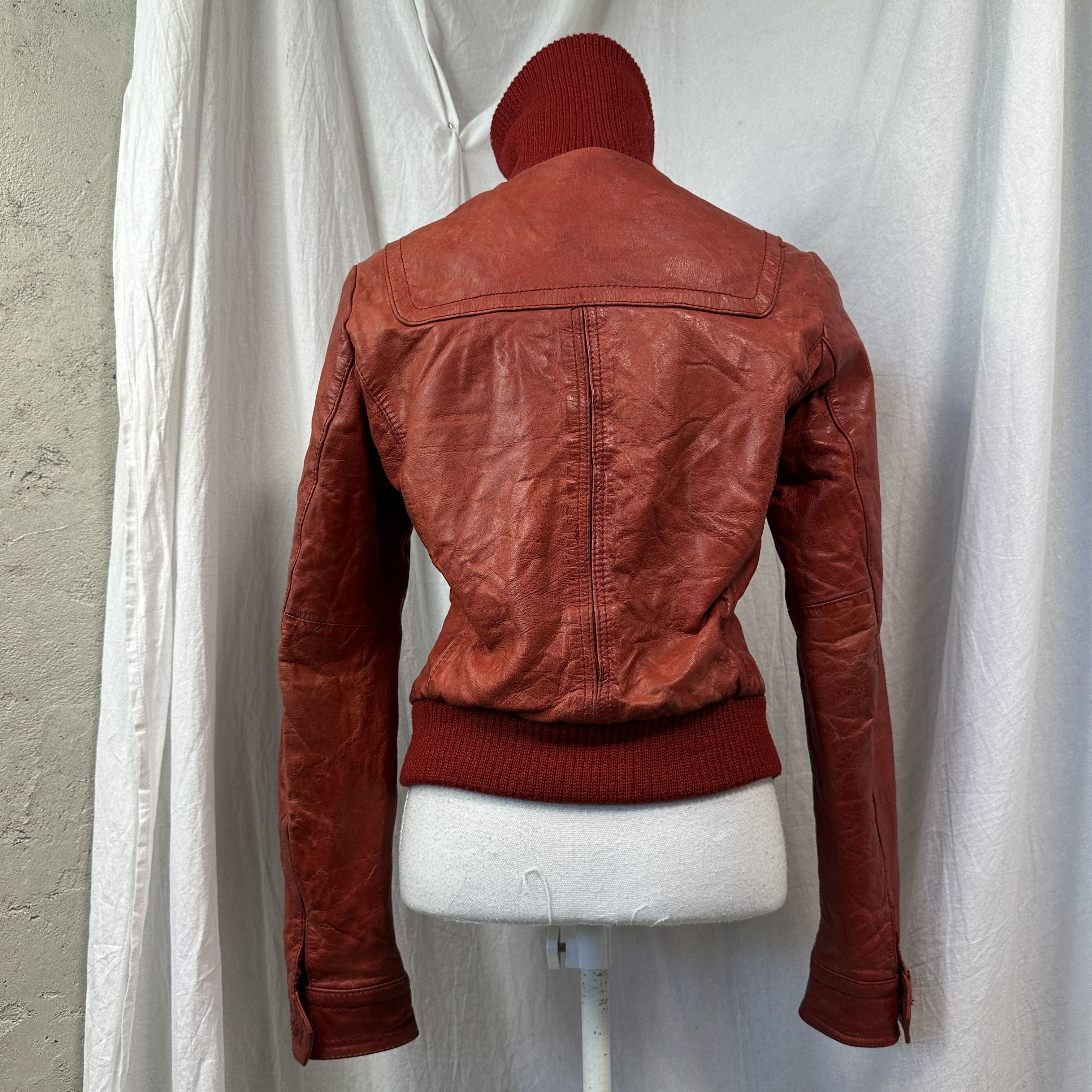 Vintage Vintage Leather Biker Moto Fitted Cherry Red Jacket 00s Size US M / EU 48-50 / 2 - 4 Thumbnail