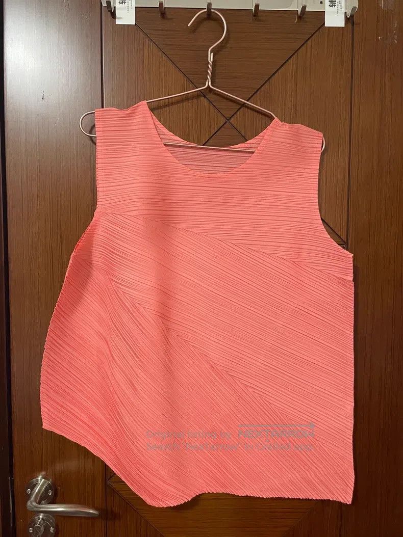 Issey Miyake Issey Miyake Watermelon Red Tank Top Size XXL / US 16-18 / IT 52-54 - 1 Thumbnail