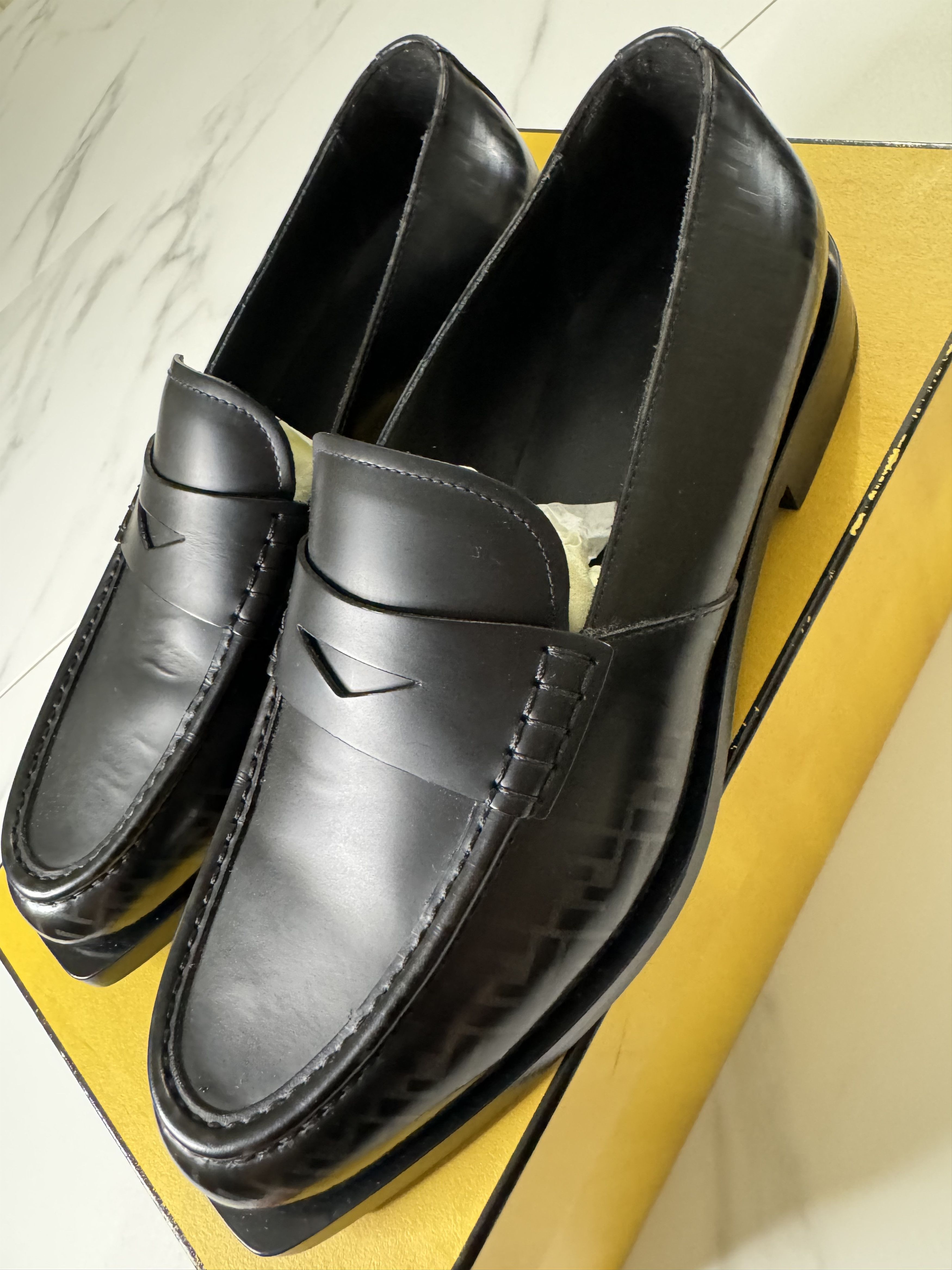 Fendi Fendi Leather Loafers in Black Size 40-41 100%Original Size US 7.5 / EU 40-41 - 1 Thumbnail