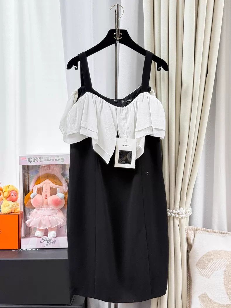 Chanel Chanel Bow-up strap dress Size XS / US 0-2 / IT 36-38 - 1 Thumbnail