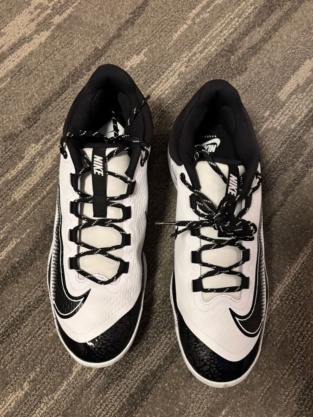 Nike Nike White and Black Baseball Spikes Size US 13 / EU 46 - 1 Thumbnail