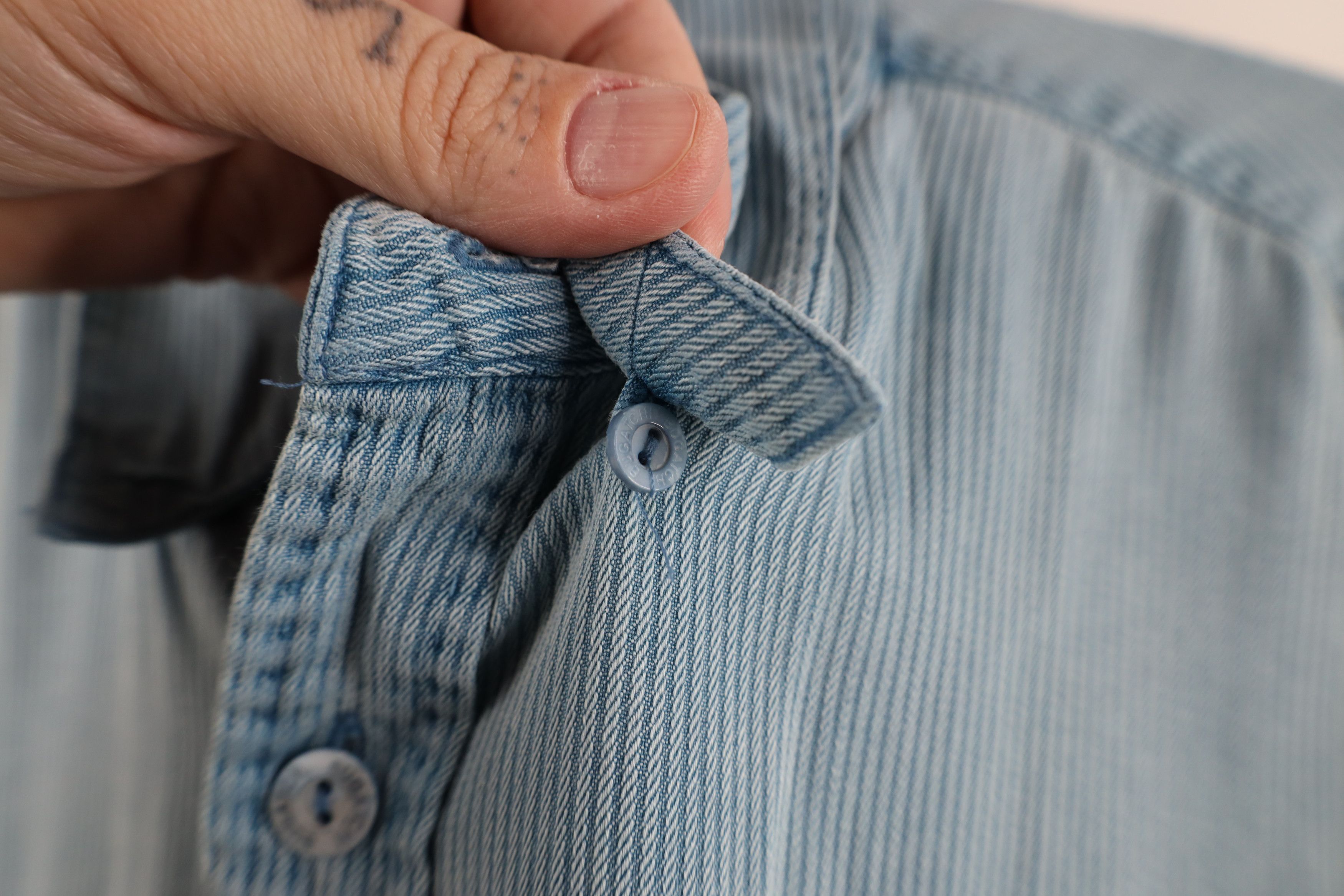 Vintage Vintage Bugatchi Uomo Silk Ribbed Collared Button Shirt Blue Size US M / EU 48-50 / 2 - 8 Thumbnail
