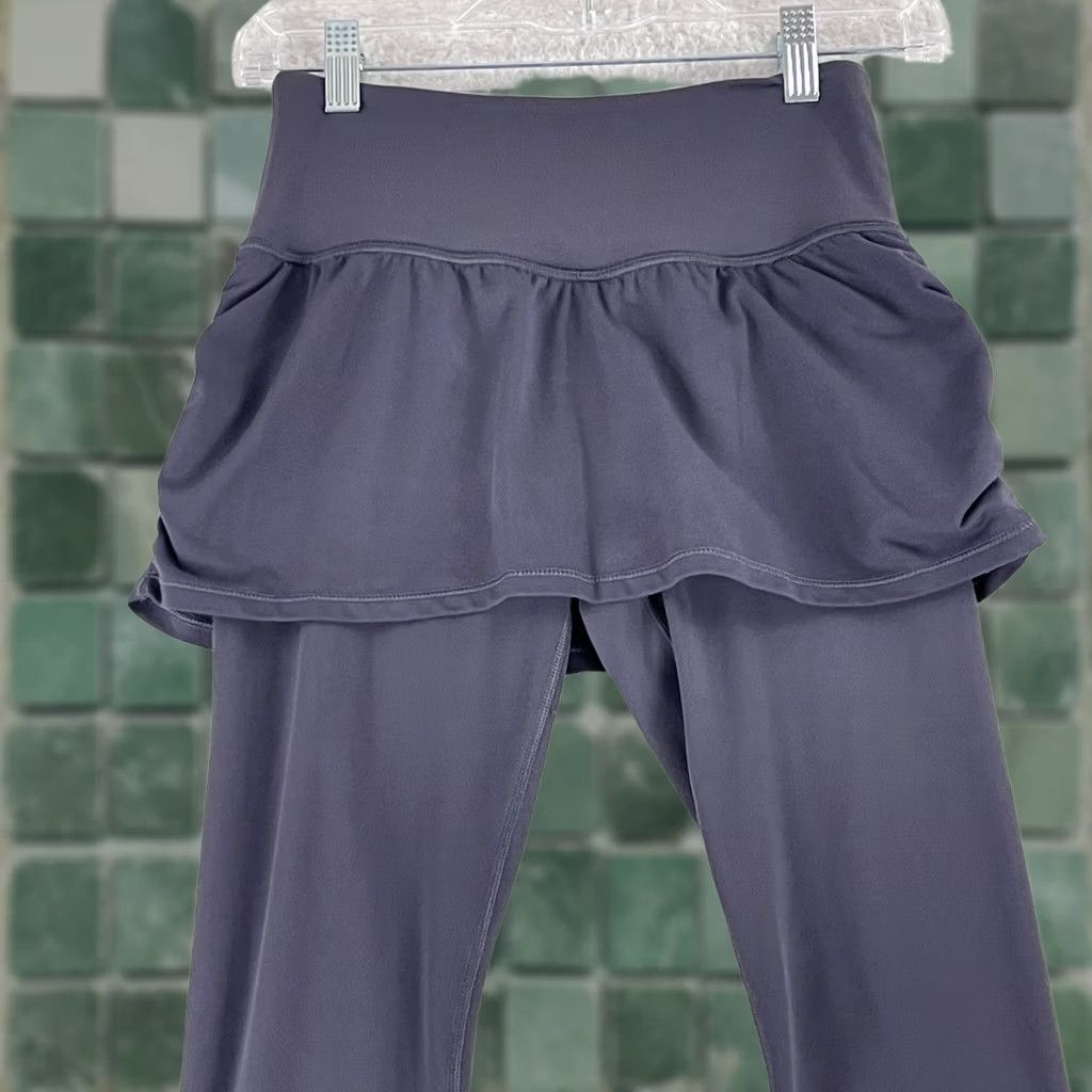 Athleta Athleta Leggings Womens XS Petite Purple Elation 2 in 1 7/8 Pant Skirt Gym Size 26" / US 2 / IT 38 - 1 Thumbnail