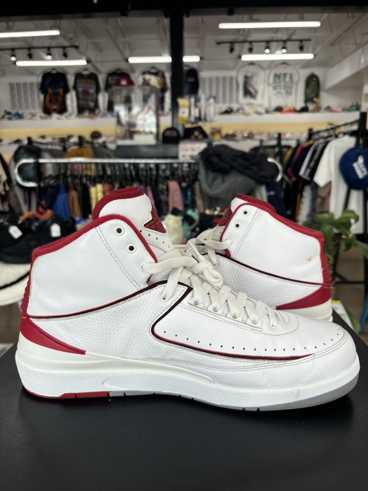 Jordan Brand Air Jordan 2 White Red Sz. 12 (2014) Size US 12 / EU 45 - 4 Thumbnail
