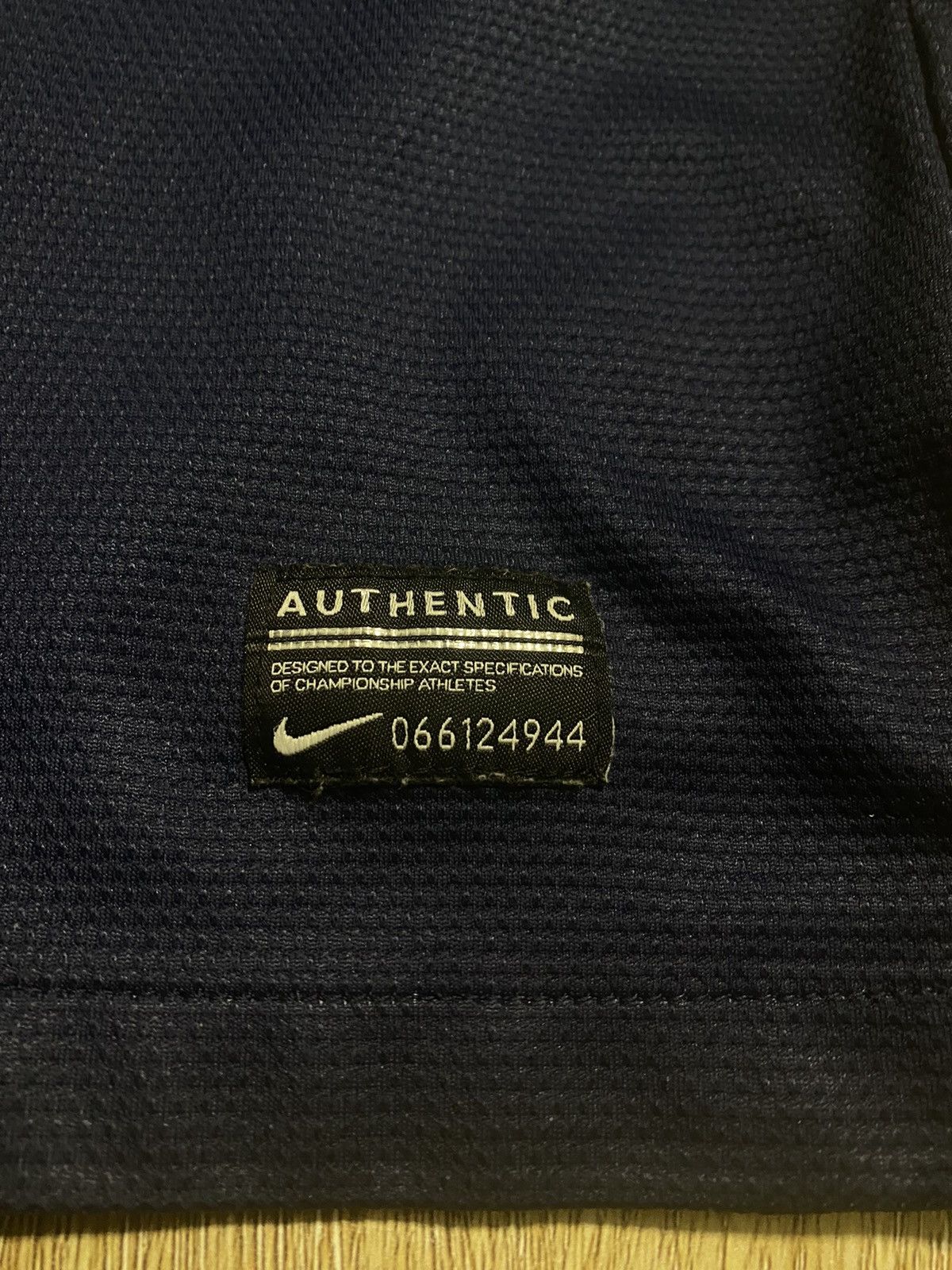 Nike Iniesta nike vintage Barcelona t-shirt Size US L / EU 52-54 / 3 - 4 Thumbnail