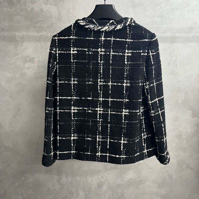 Chanel Black and White Checkered Sweater -2505
