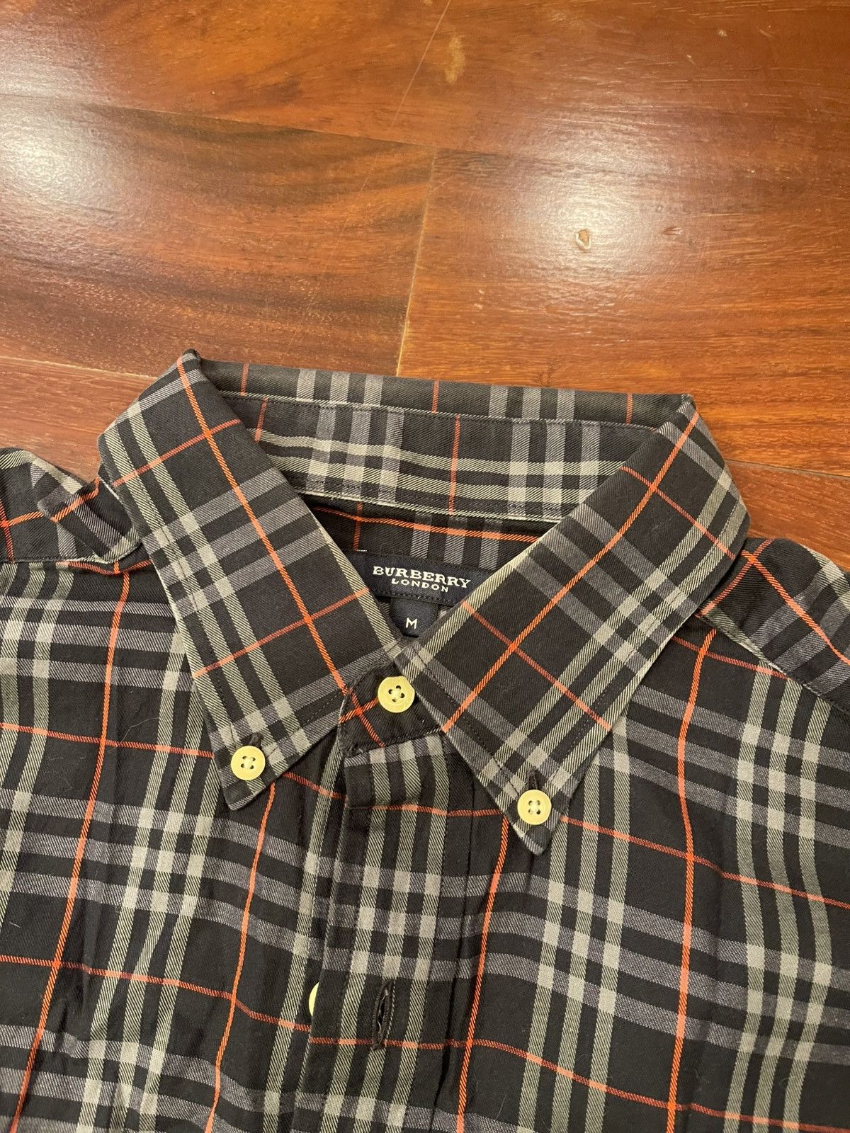 Burberry Burberry Plaid Button-Down Shirt Size US M / EU 48-50 / 2 - 3 Thumbnail