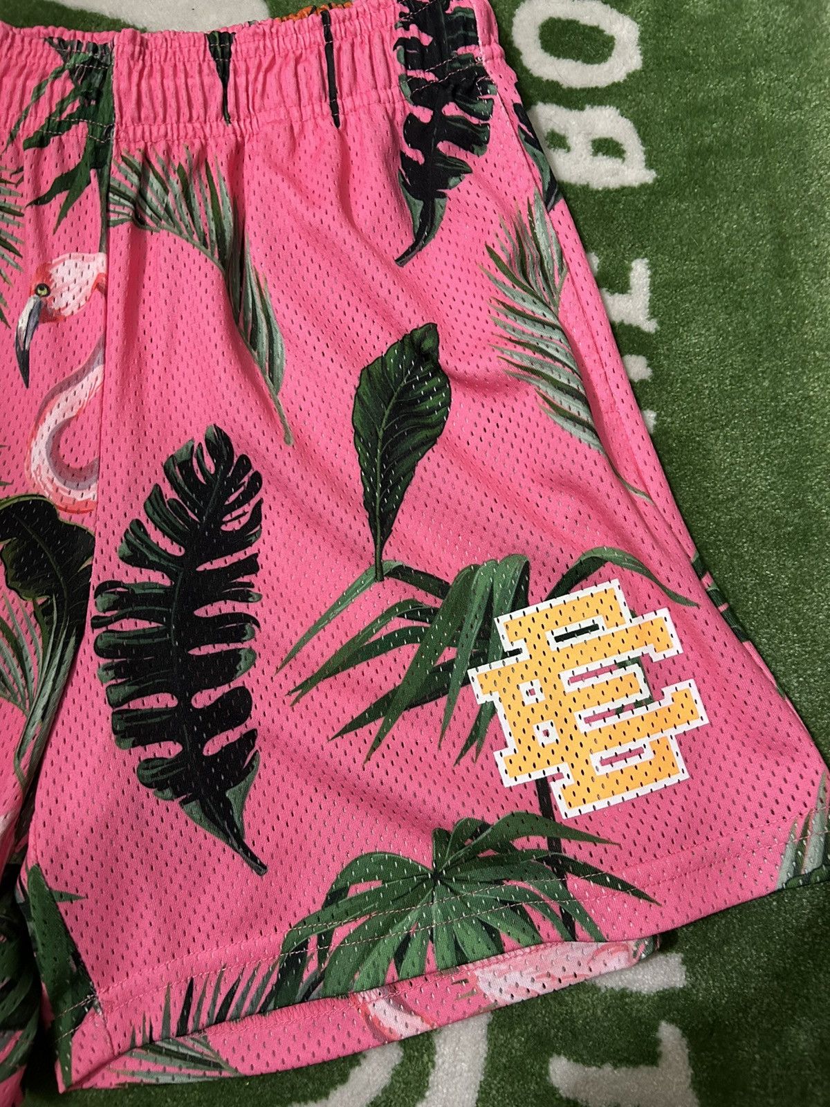 Eric Emanuel Eric Emanuel Miami exclusive flamingo shorts Size M Size US 30 / EU 46 - 2 Thumbnail