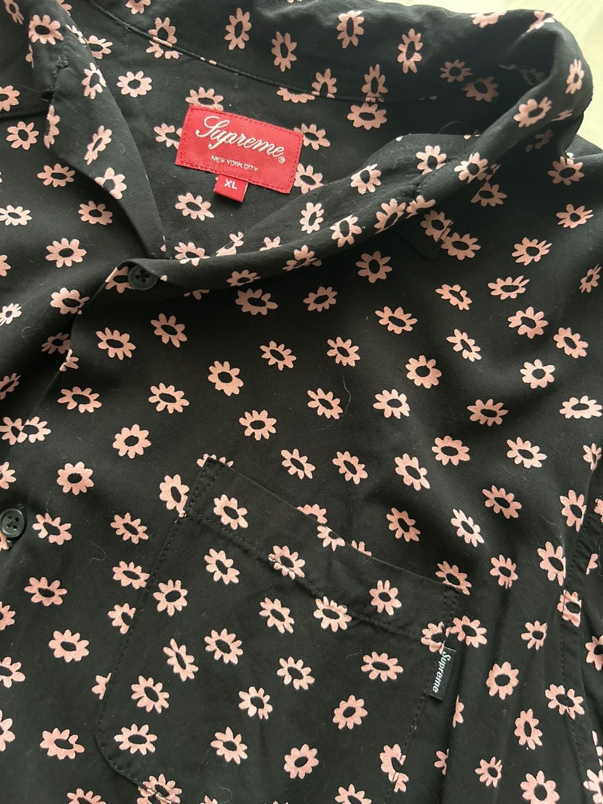 Supreme Supreme flower button up Size US XL / EU 56 / 4 - 2 Thumbnail