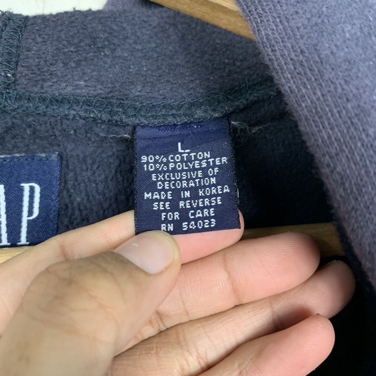 Gap Vintage Gap Pullover Hoodie Size US L / EU 52-54 / 3 - 15 Thumbnail