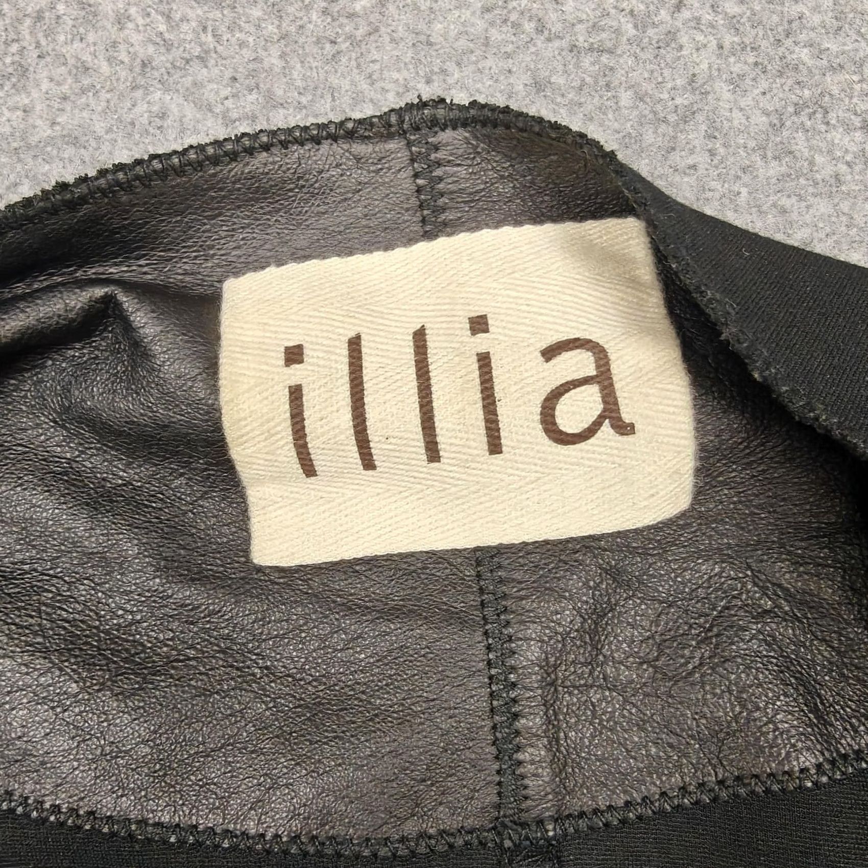 Vintage Illia Jacket Womens 0 Black Leather Croc Embossed Moto Asym Zip Pockets Stretch Jacket, Black, Womens, 0, Leather, Zip, Pockets, Moto, Illia, 90s? Size XS / US 0-2 / IT 36-38 - 4 Thumbnail