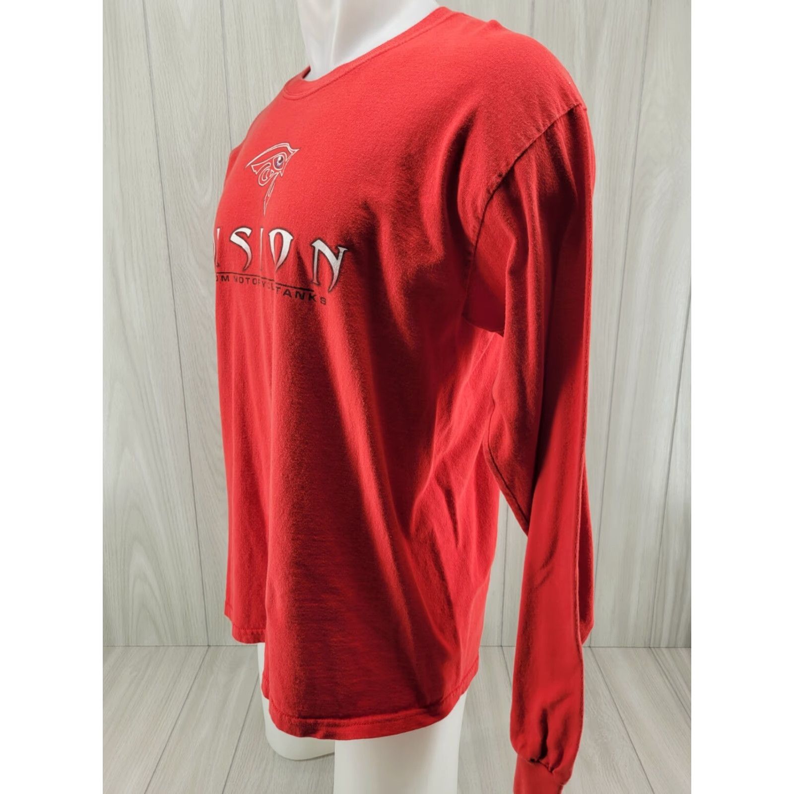 Gildan VINTAGE Distressed Vision Motorcycle Gas Tank Mens Long Sleeve Red Shirt L Size US L / EU 52-54 / 3 - 5 Thumbnail