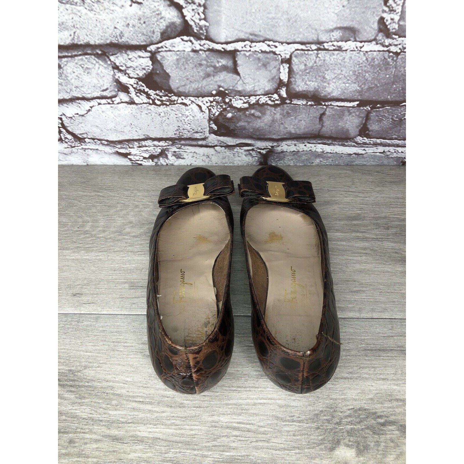 Salvatore Ferragamo Salvatore Ferragamo Vara Brown Leather Croc Embossed Bow Hee Size US 5.5 / IT 35.5 - 5 Thumbnail