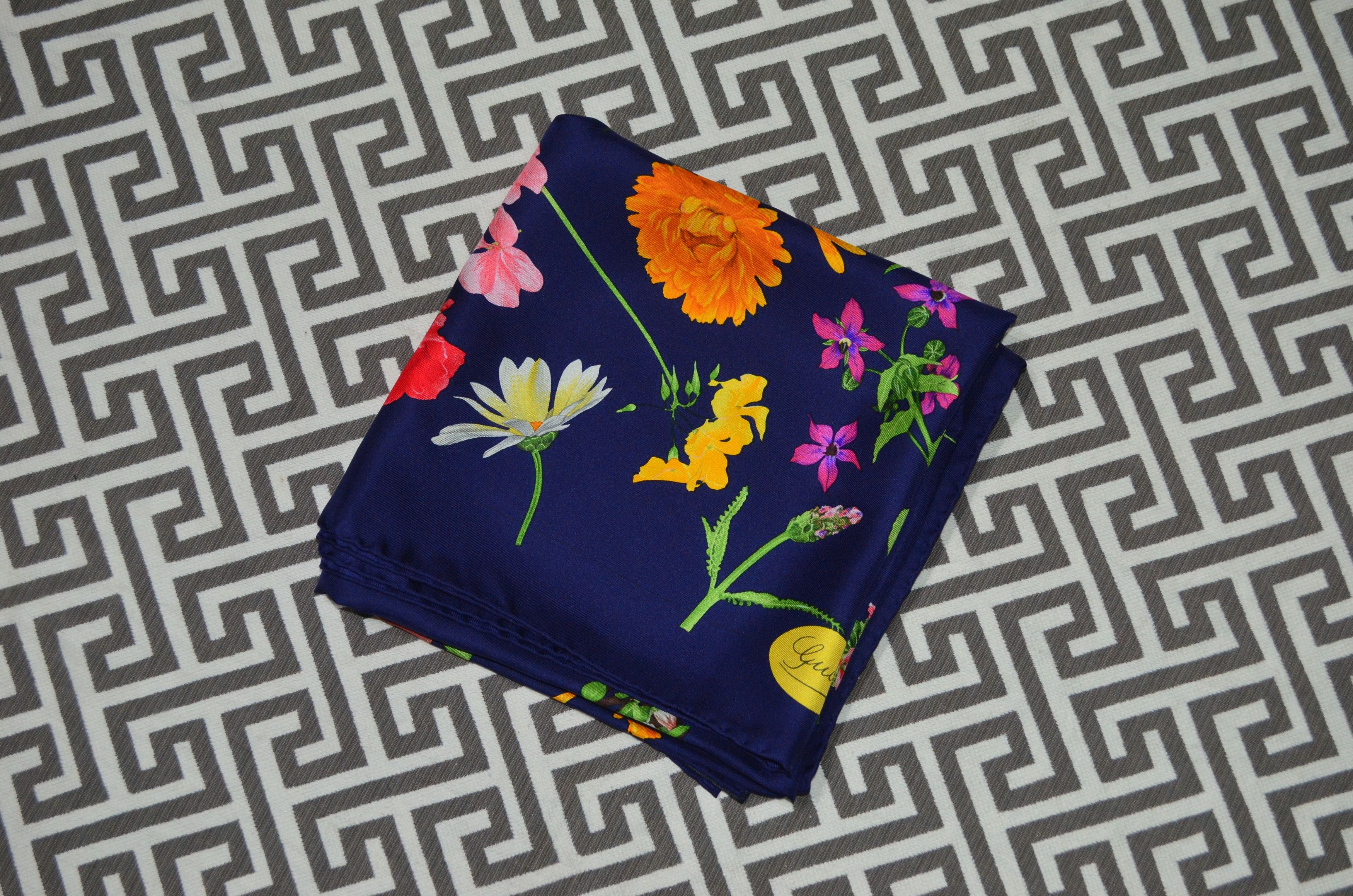 Gucci Vintage Gucci Flora Silk Scarf Size ONE SIZE - 1 Thumbnail