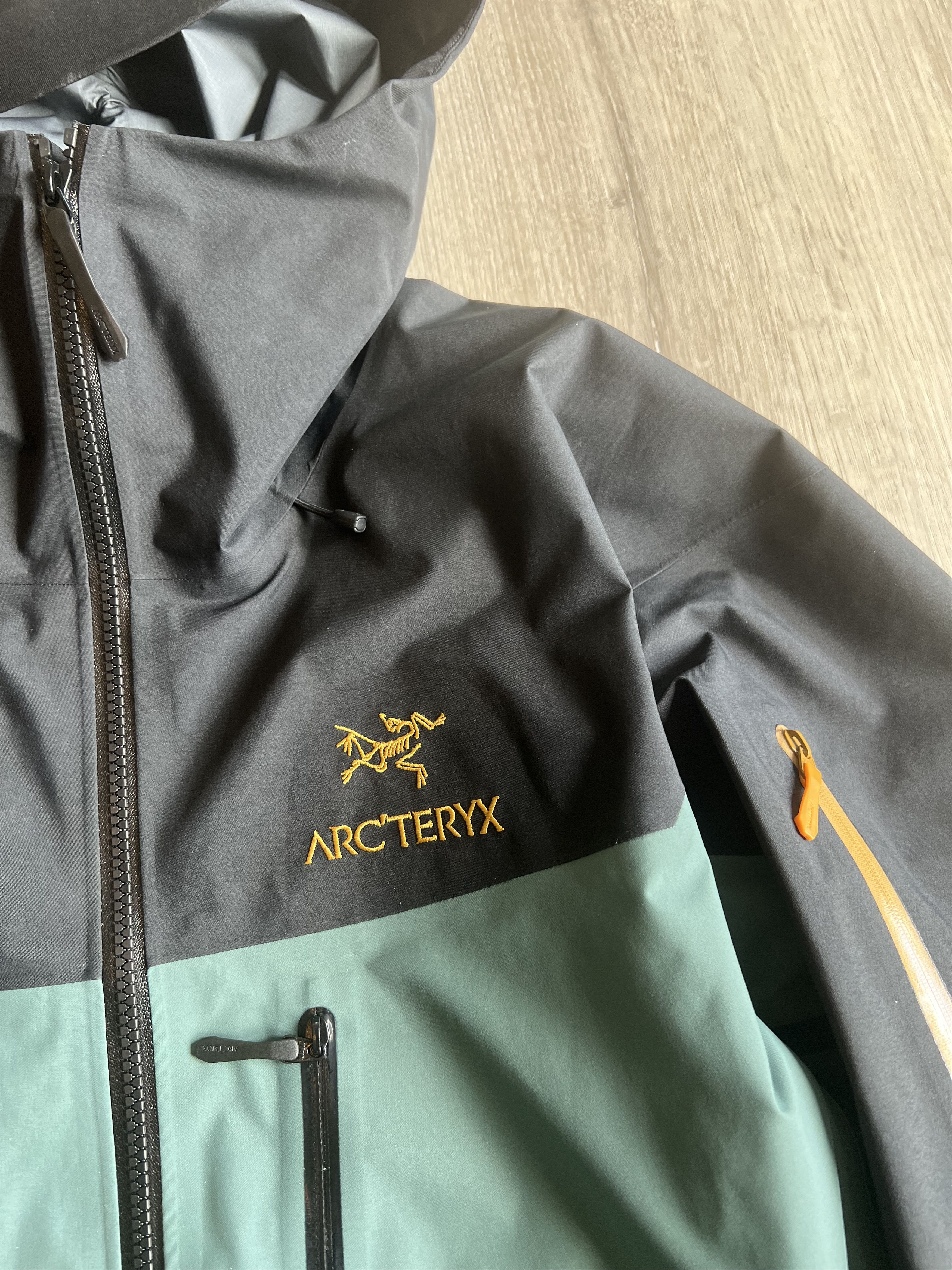 Arc'teryx Fall 23’ Alpha SV 24K Gold Dark Magic / Gorpcore / Gore-Tex Size US L / EU 52-54 / 3 - 2 Thumbnail