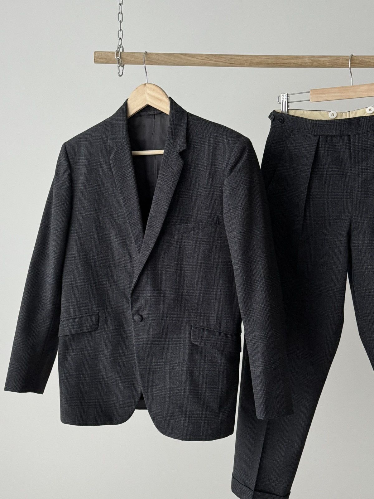 Vintage ≈1950s Vintage British ‘Burton’ One Button Two Piece Suit Size 40S - 1 Thumbnail