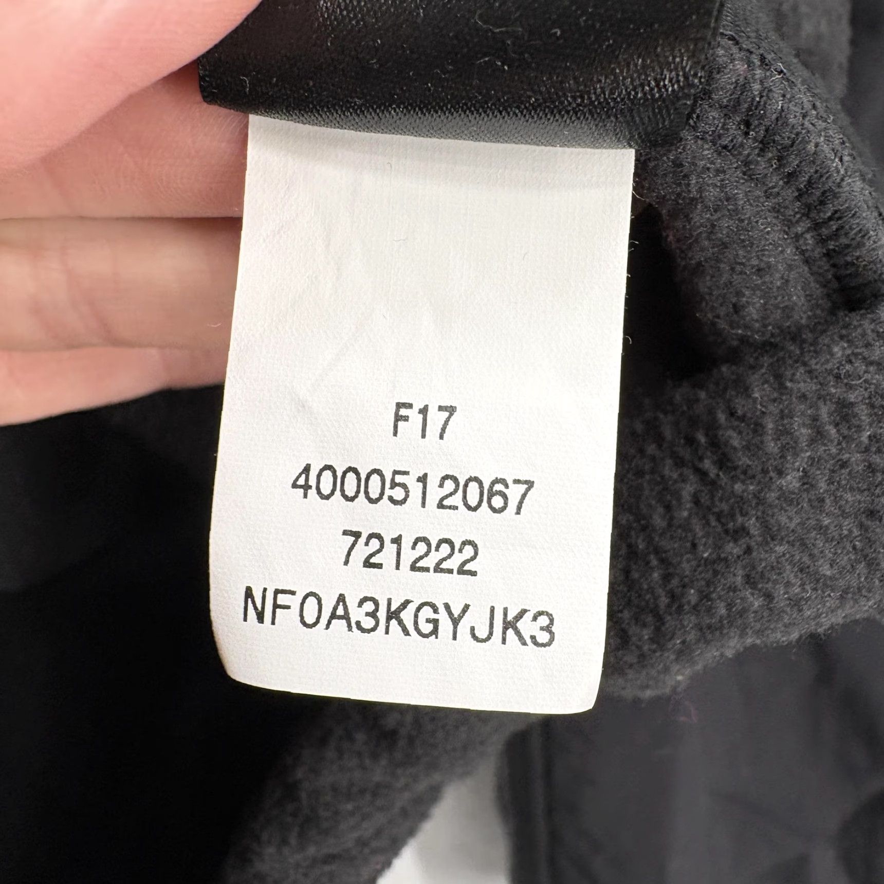 The North Face The North Face Men’s Glacier Fleece 1/4-Zip Pullover Jacket L Black TNF Mens Large Regular Zip Pockets Lined Insulated Fleece Solid Logo Casual Hiking Size US L / EU 52-54 / 3 - 6 Thumbnail