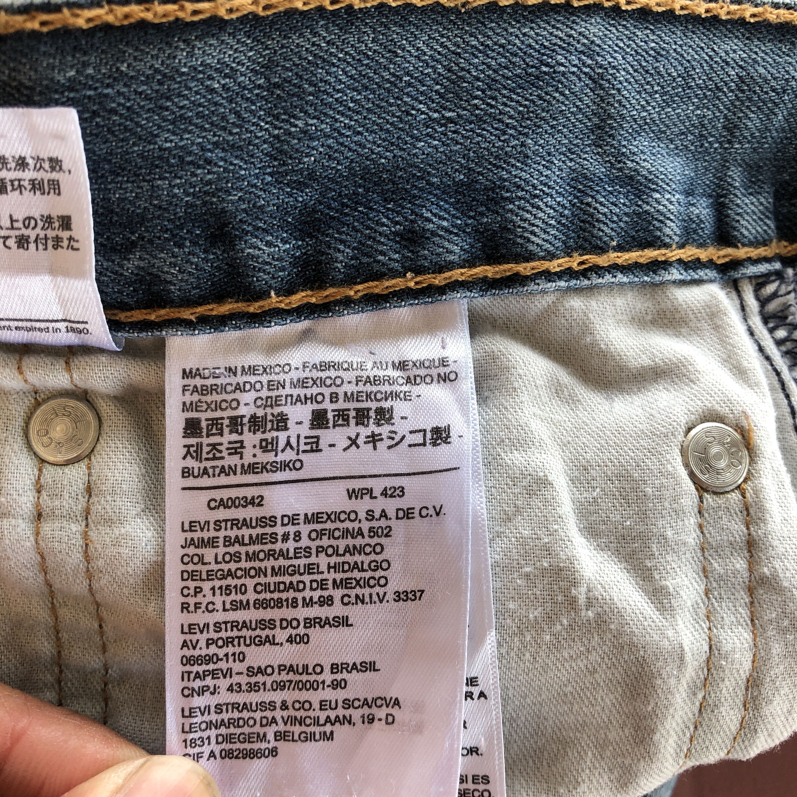 Levi's Vintage Levis 559 Distressed Jeans Levi's Faded Wash Denim Size US 34 / EU 50 - 9 Thumbnail