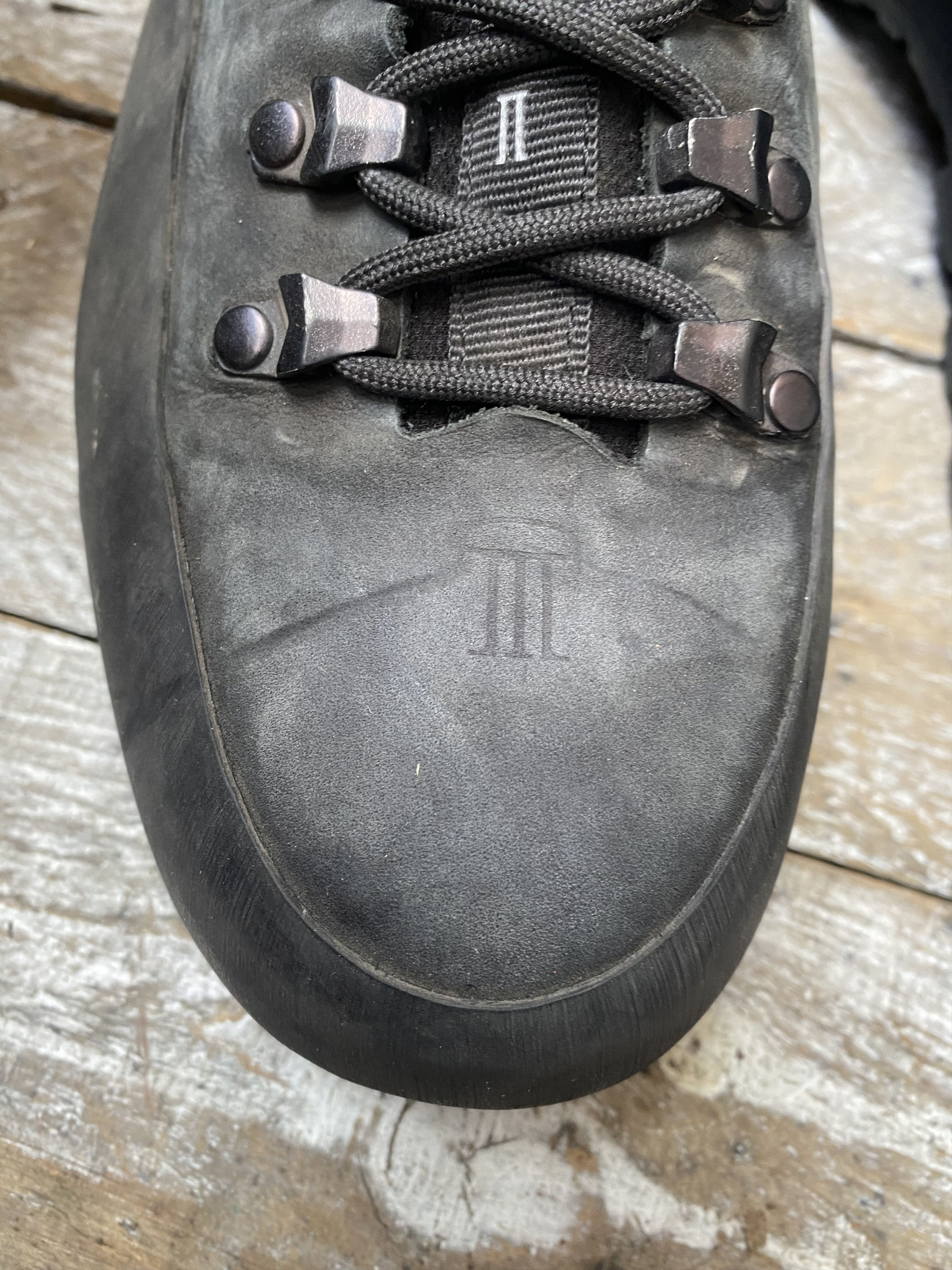 Demon Demon poyana black low top shoes sz 40 Size US 7 / EU 40 - 8 Thumbnail