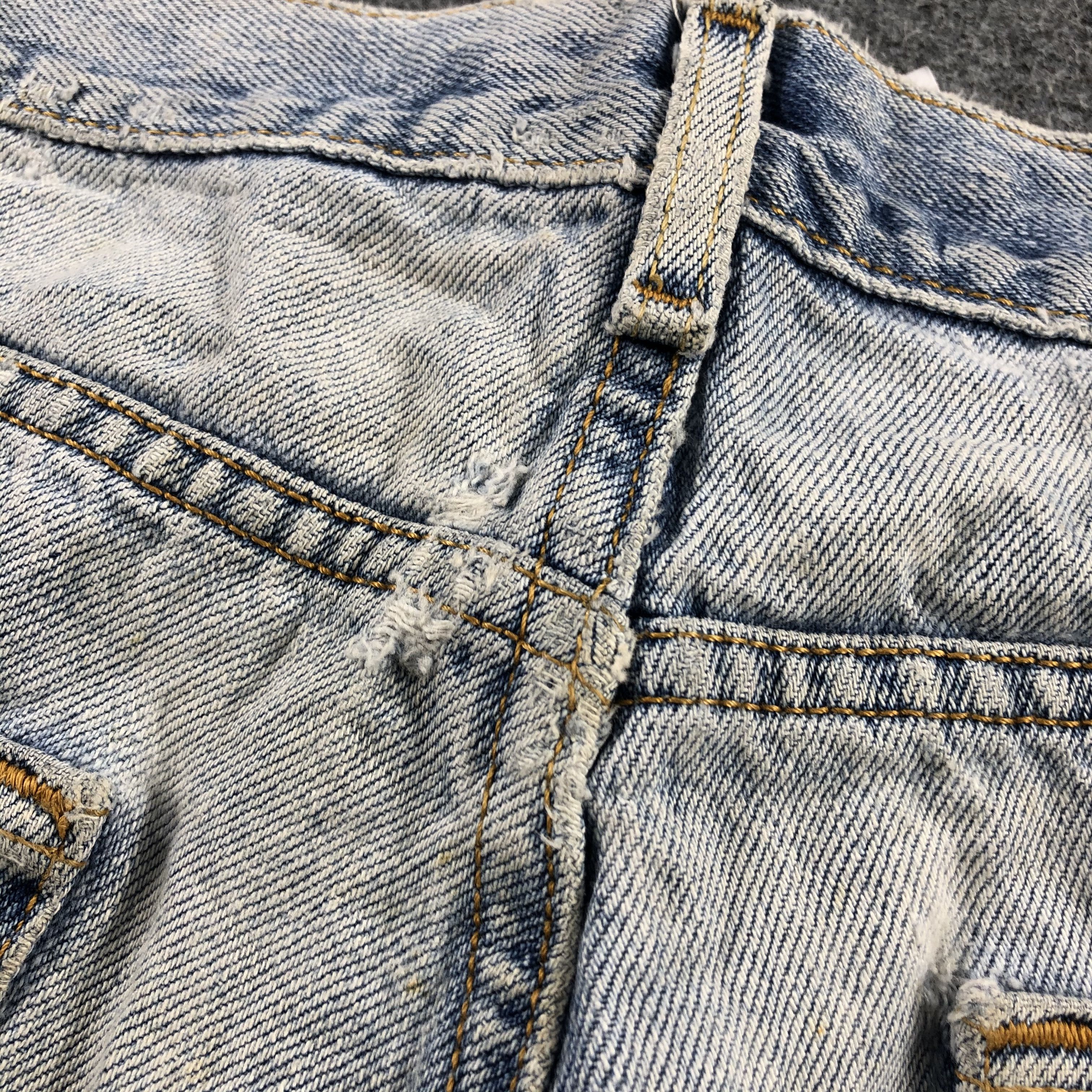 Levi's Vintage Light Wash Levis Jeans-J2131 Size US 35 - 8 Thumbnail