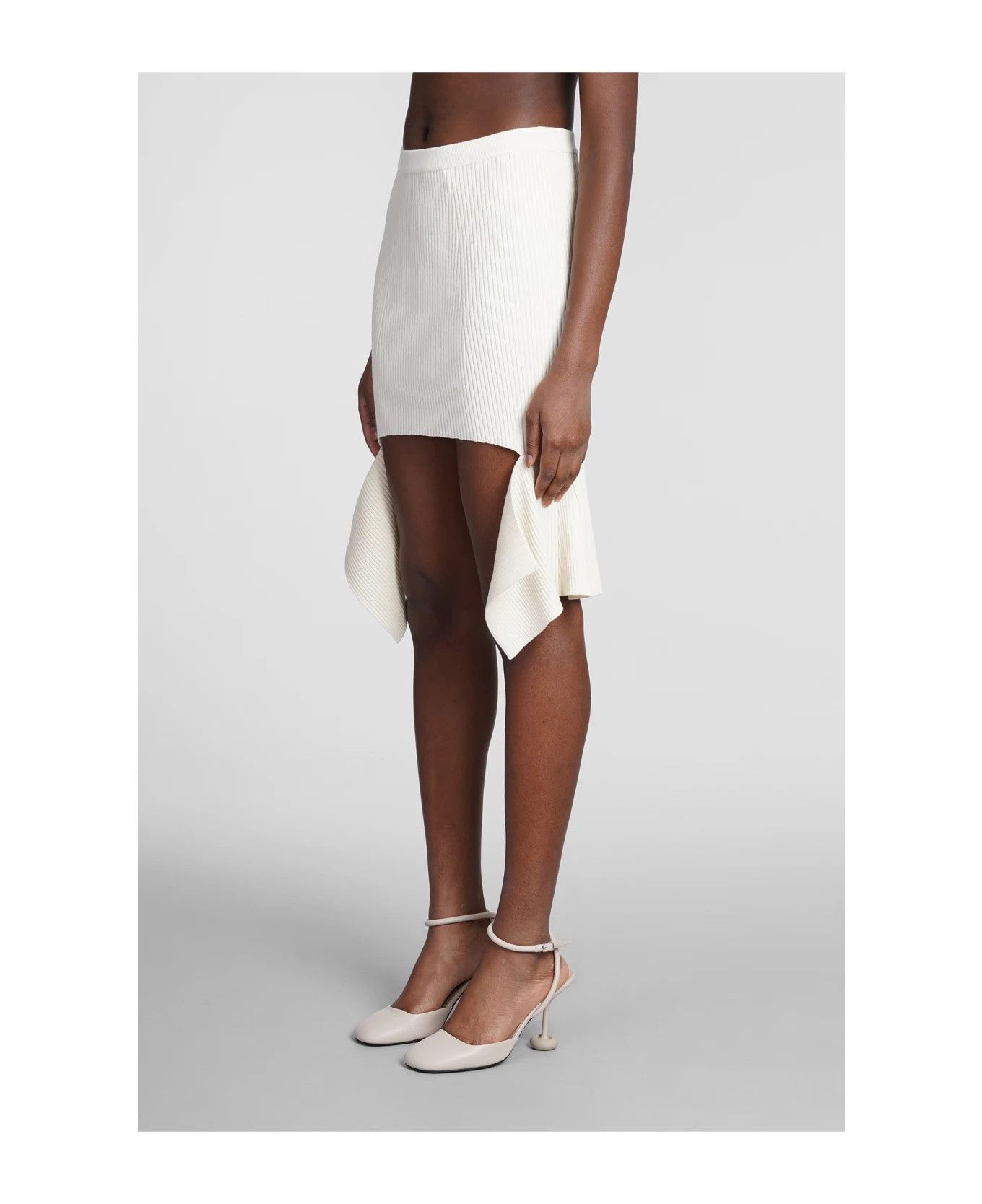 Givenchy o1y0925 Mini Skirt in Cream Size 30" / US 8 / IT 44 - 2 Thumbnail