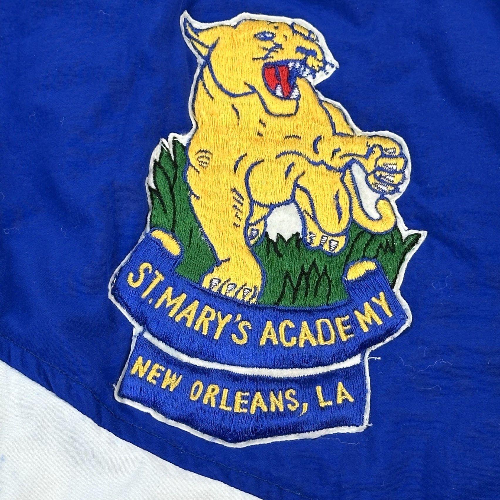 Vintage VINTAGE DeLONG Jacket Mens Large Blue Yellow St Marys Academy Puffer USA 90s Size US L / EU 52-54 / 3 - 3 Thumbnail