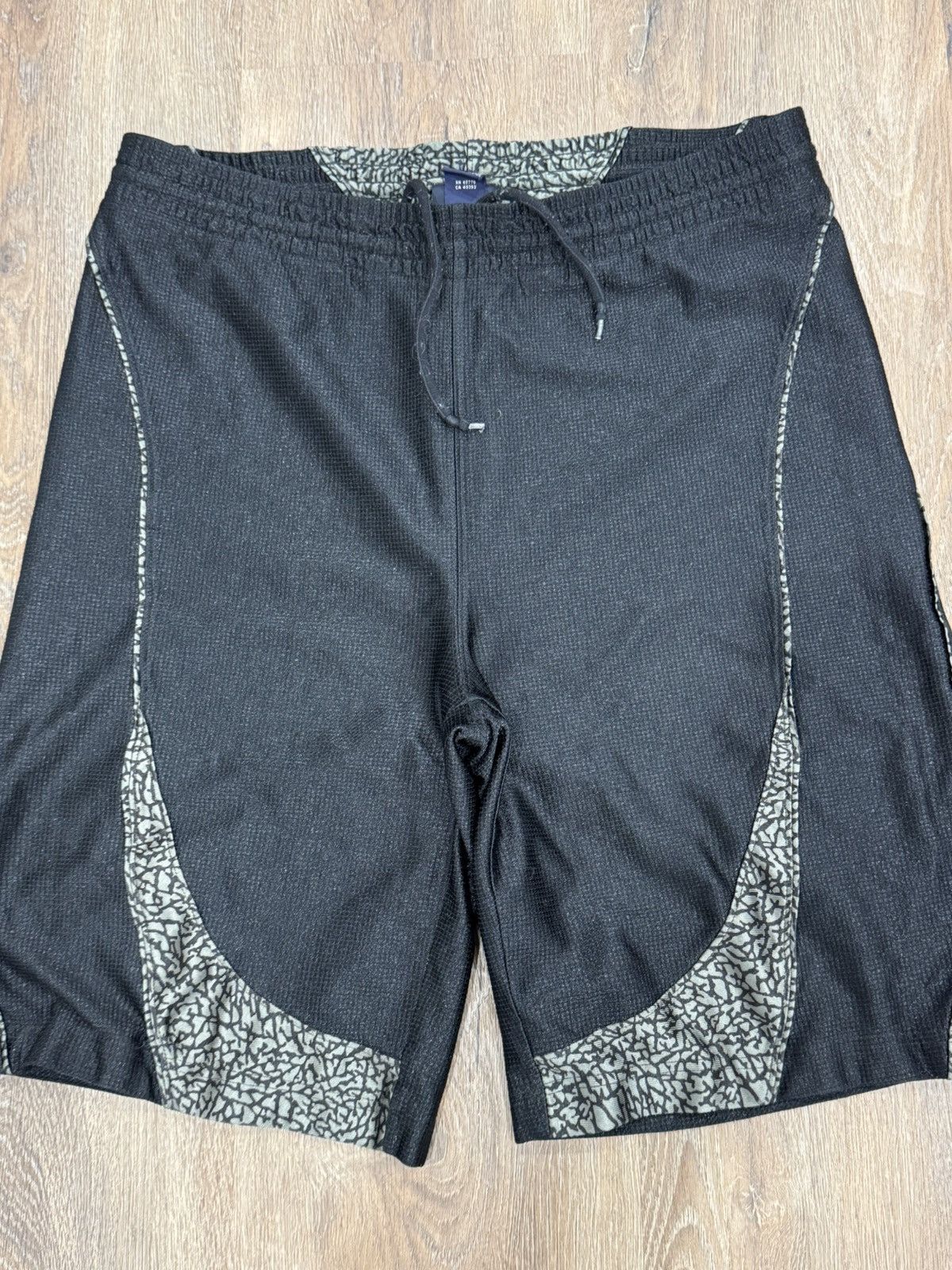 Other Champs cement basketball shorts Size US 33 - 3 Thumbnail
