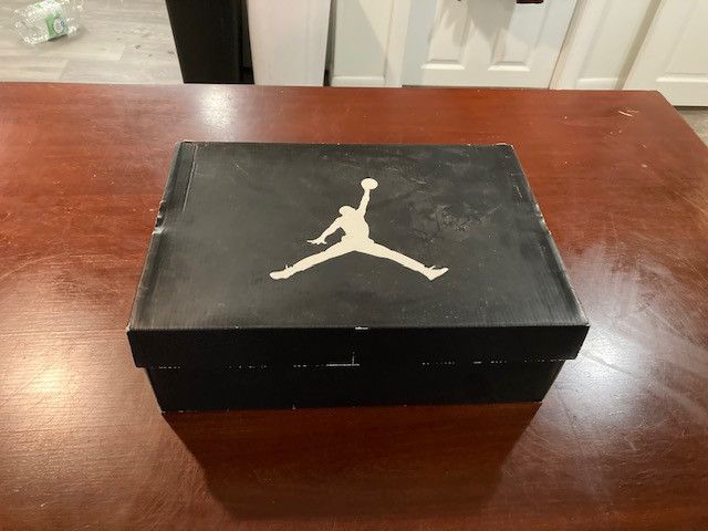 Jordan Brand Air Jordan 11 Retro Low 'Cherry Bottom' Size US 10 / EU 43 - 9 Thumbnail