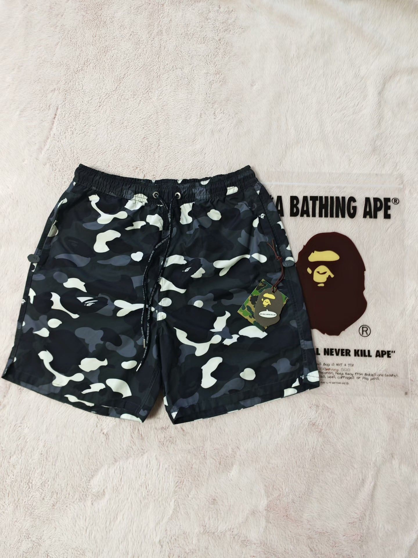 Bape Bape Black Shorts L Men Size US 34 / EU 50 - 1 Thumbnail