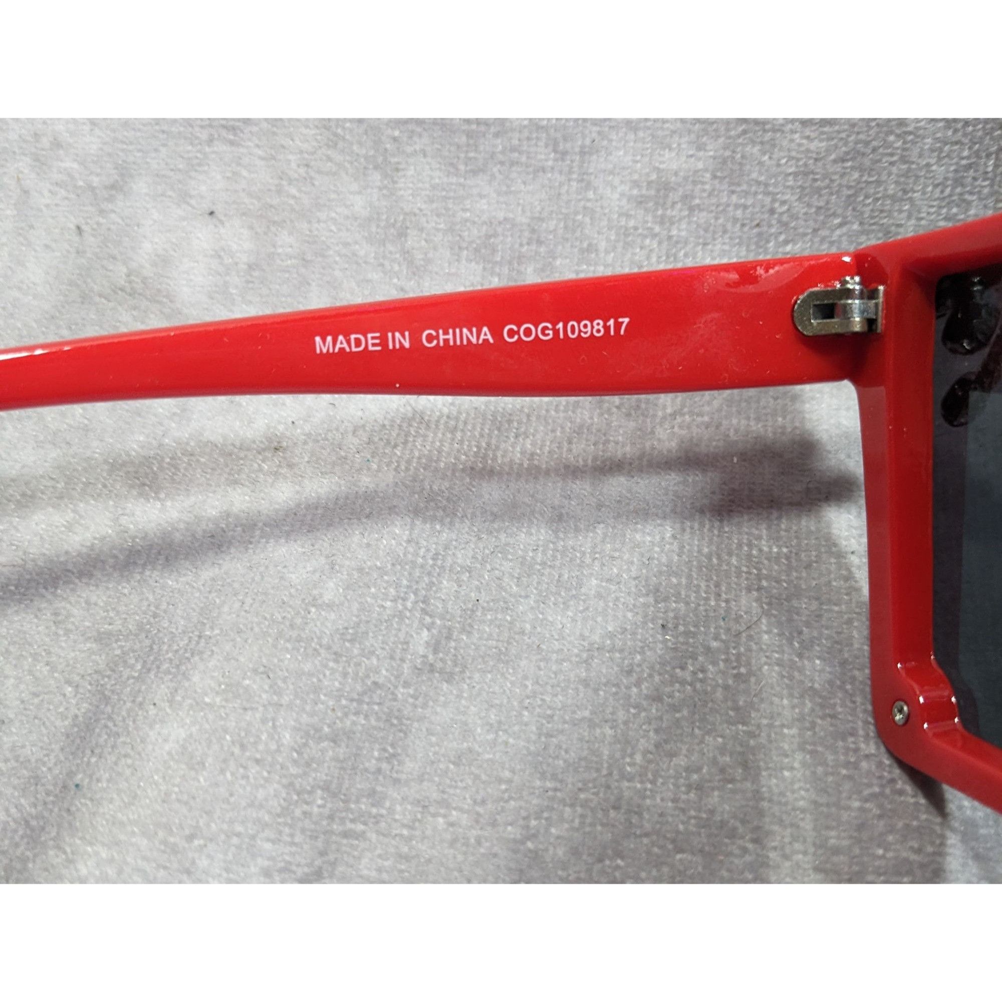 Other OG Party Rock Rhinestone Drop Red Square Sunglasses Size ONE SIZE - 7 Thumbnail