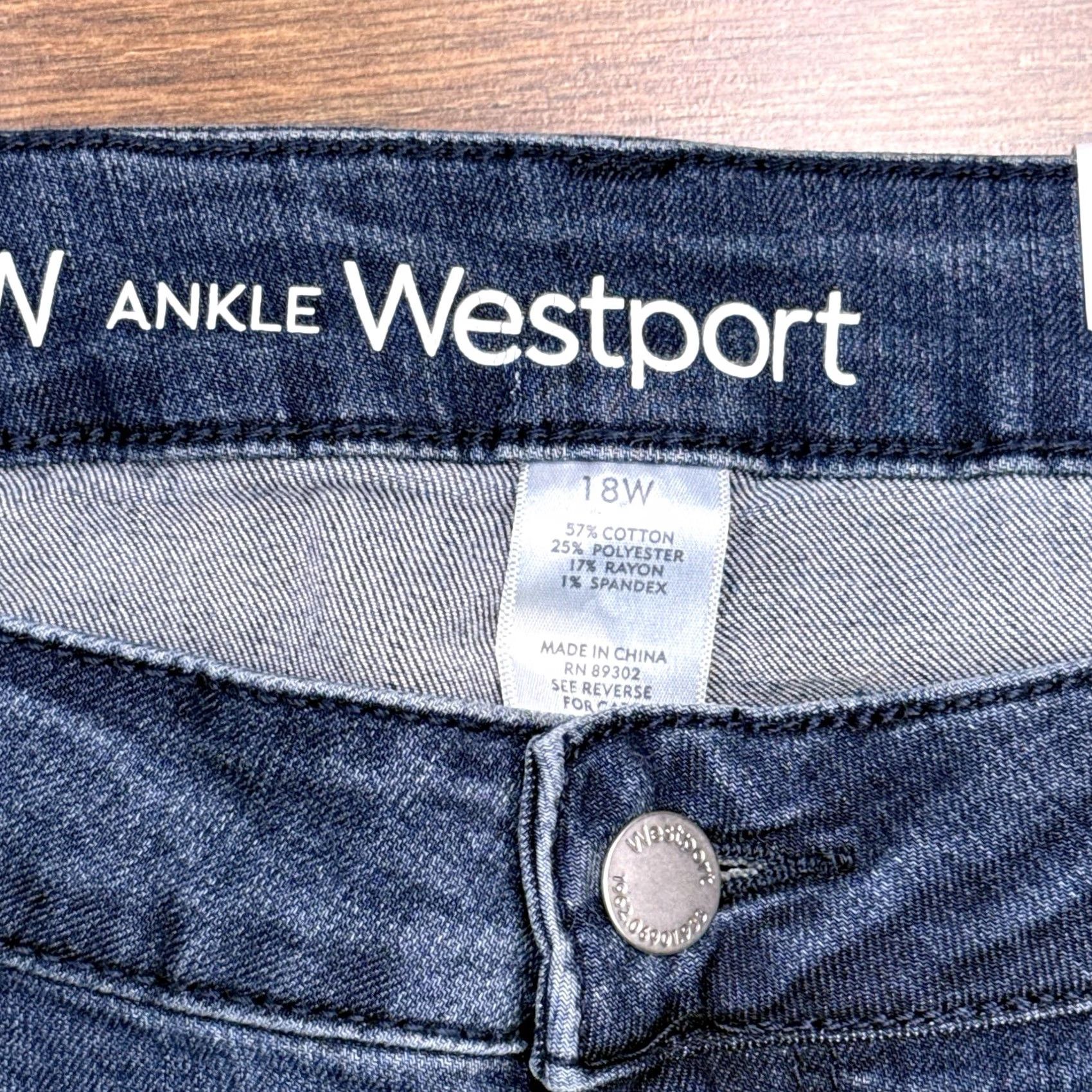 Vintage Westport Mid Rise Ankle Jeans Womens 18W Signature Fit New Size 40" / US 18 - 4 Thumbnail