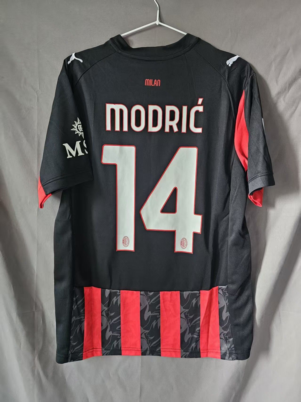 Other 2025 26 AC Milan 14 Luka Modrić Jersey Home Size US M / EU 48-50 / 2 - 1 Thumbnail