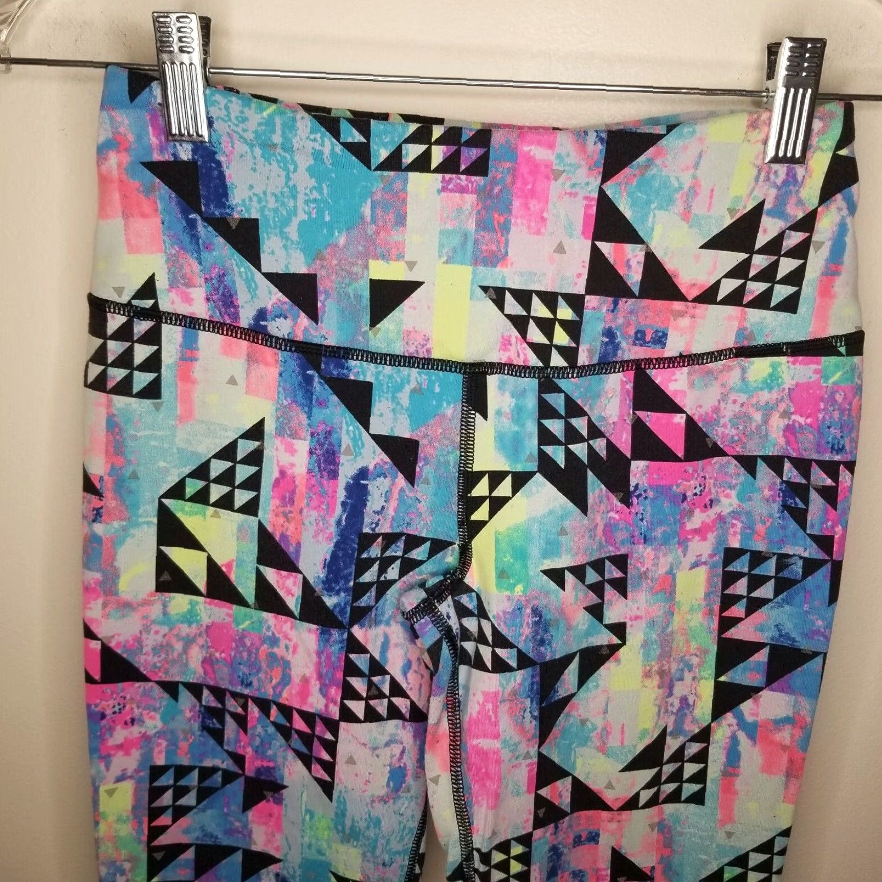 Victoria's Secret Victoria's Secret VSX Sport Multicolor Capri Leggings Womens XS Size 26" / US 2 / IT 38 - 2 Thumbnail