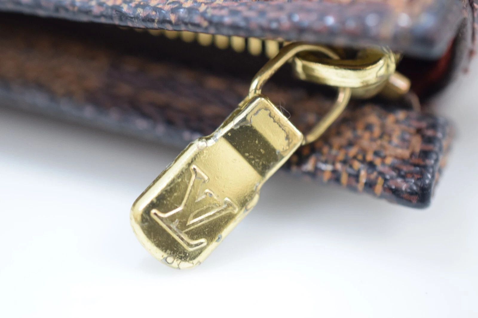 Louis Vuitton Auth Louis Vuitton Truth Makeup Pouch Damier Canvas N51982 Size ONE SIZE - 13 Thumbnail