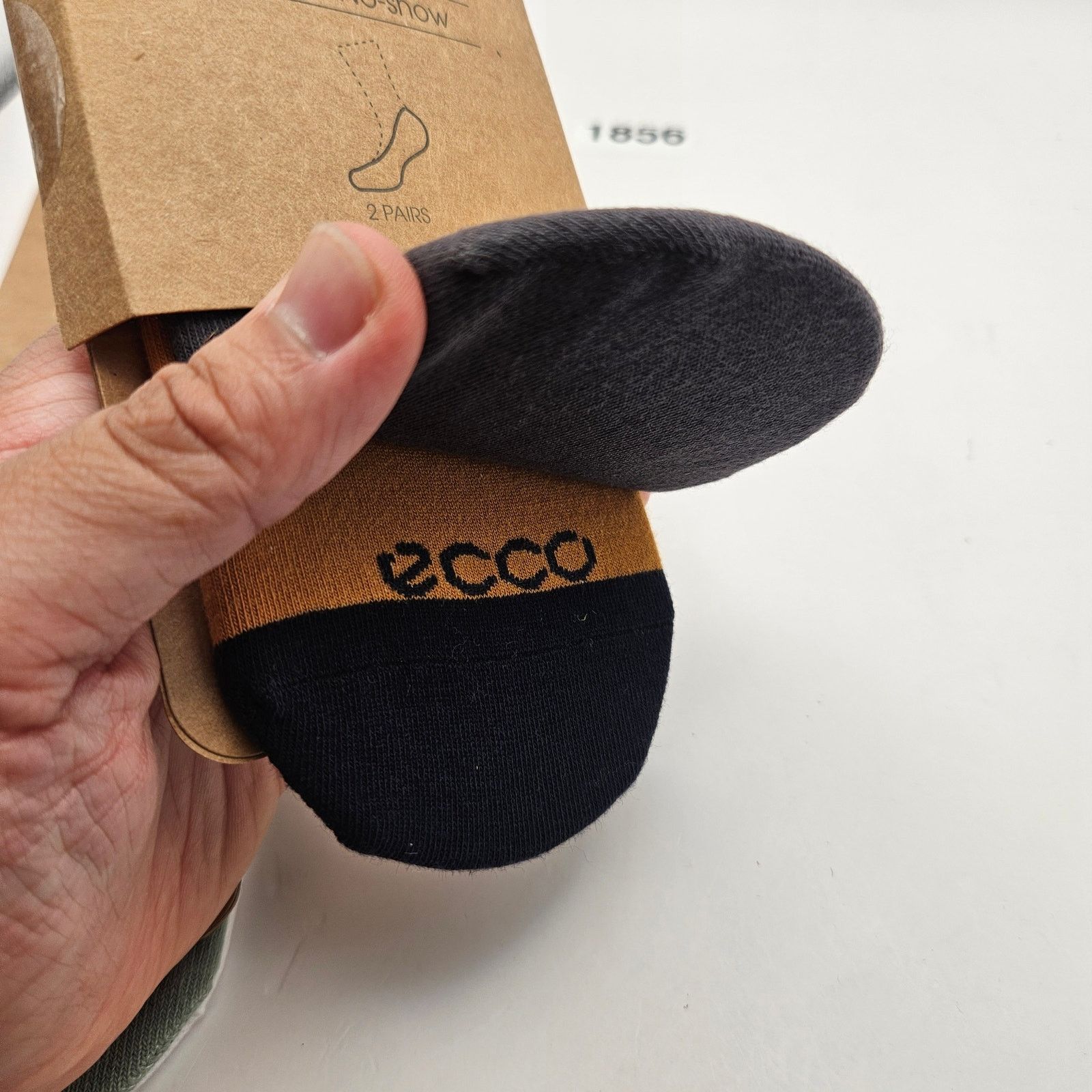 Ecco LOT OF 2 - ECCO MEN'S LARGE (9-11.5) + WOMEN'S LARGE(10-12.5 Size ONE SIZE - 4 Thumbnail