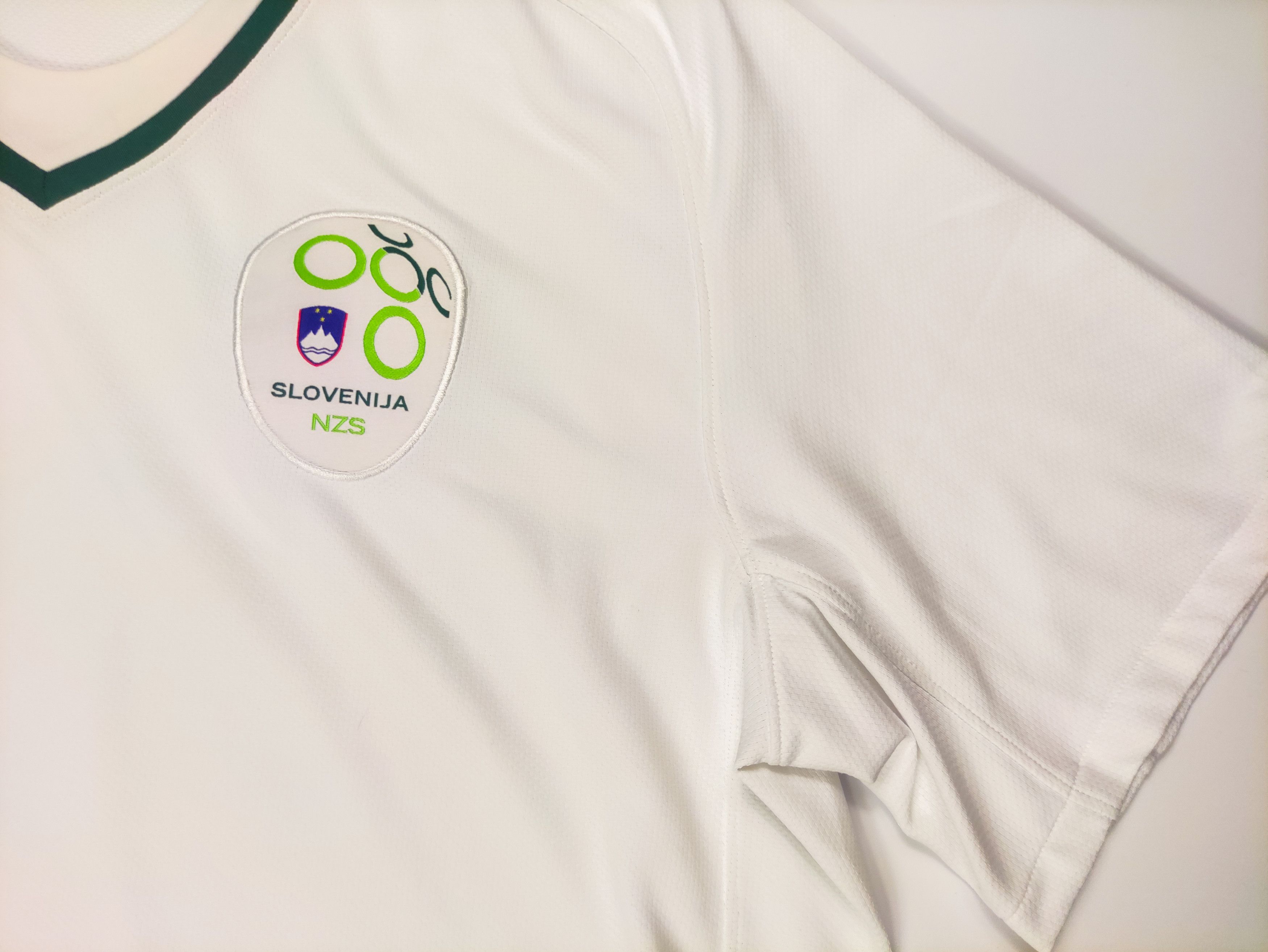 Nike Slovenia 2008 2009 Nike Home Shirt Kit Jersey Ljubljana Size US XL / EU 56 / 4 - 7 Thumbnail