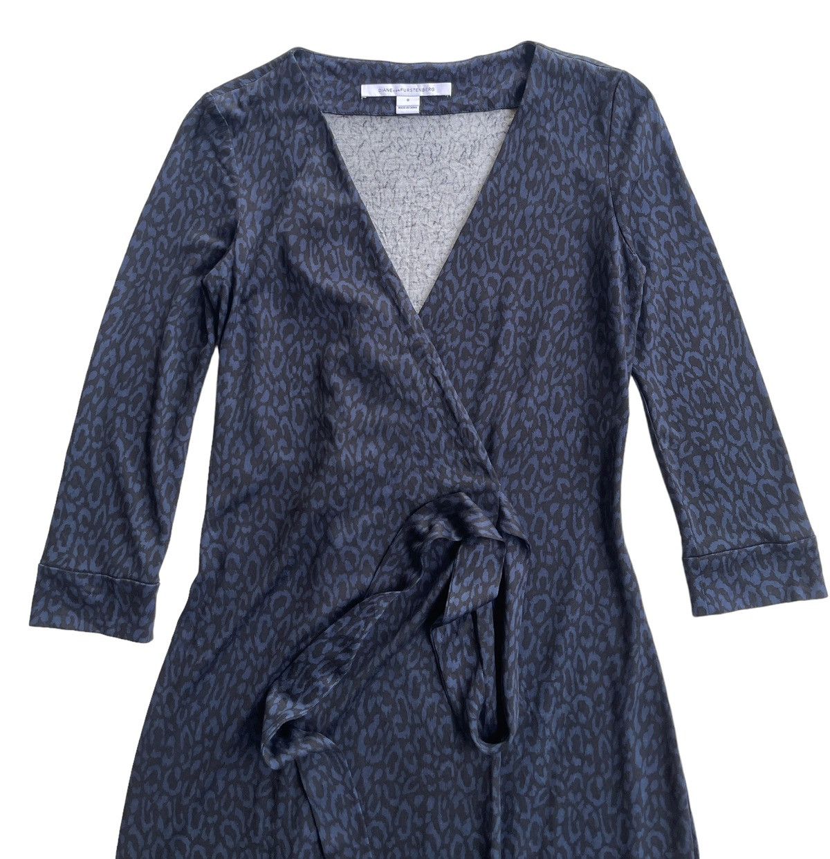 Diane von Furstenberg Diane Von Furstenberg Leopard Printed Wrap Dresses Size XS / US 0-2 / IT 36-38 - 2 Thumbnail